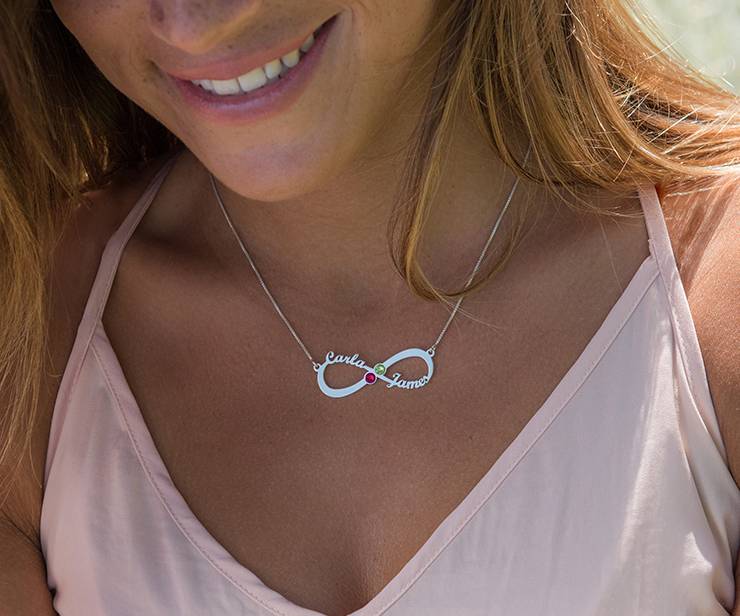 Infinity Namenskette mit Geburtssteinen Infinity Namenskette mit Geburtssteinen