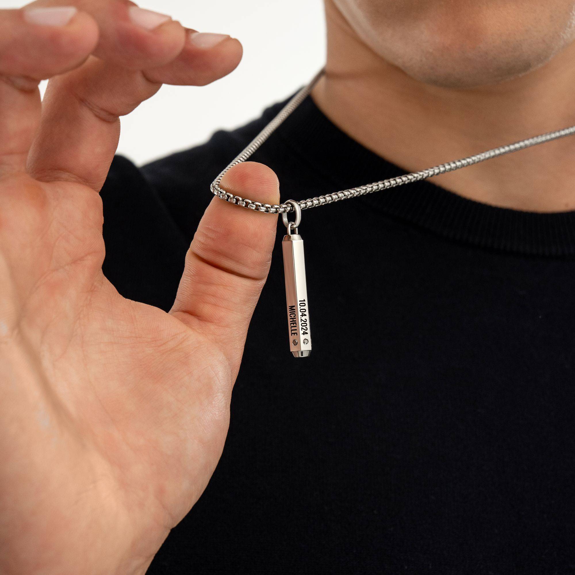 Gravierte 3D-Sechseck Halskette mit schwarzen Diamanten für Männer - Edelstahl-5 Produktfoto