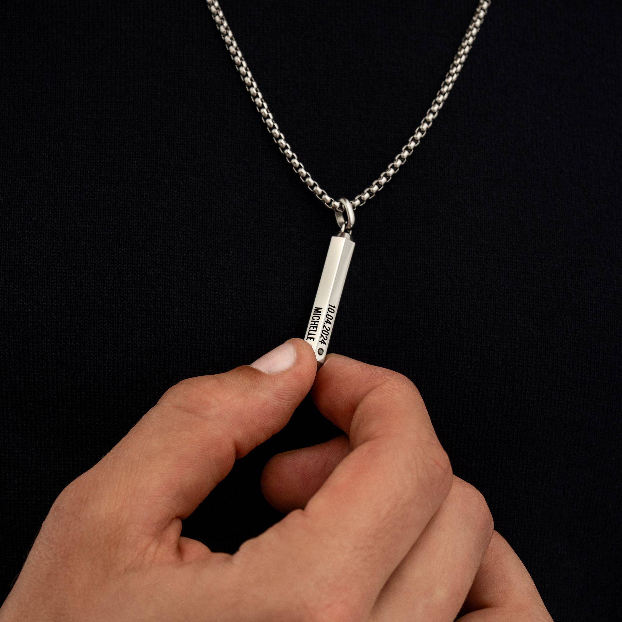 Gravierte 3D-Sechseck Halskette mit schwarzen Diamanten für Männer - Edelstahl-7 Produktfoto
