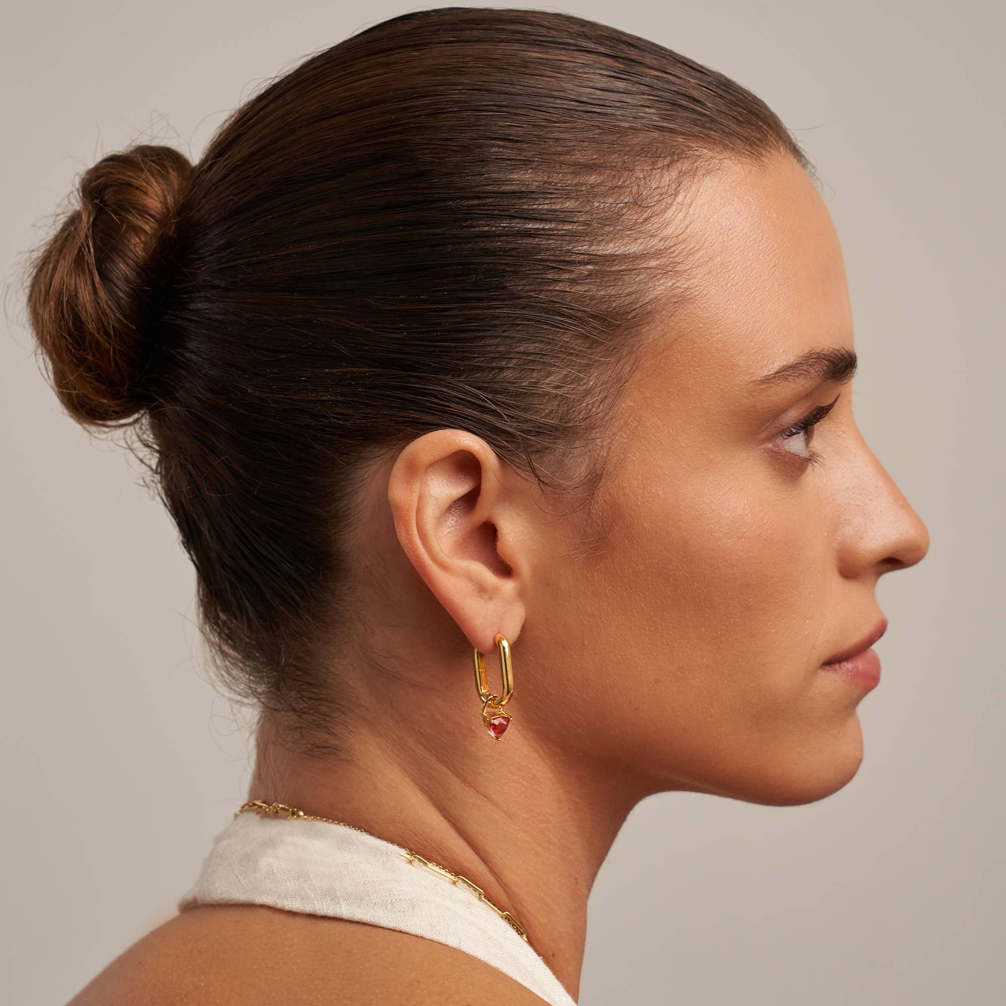 Aurora Geburtsstein Huggie-Ohrringe - Gold-Vermeil-1 Produktfoto