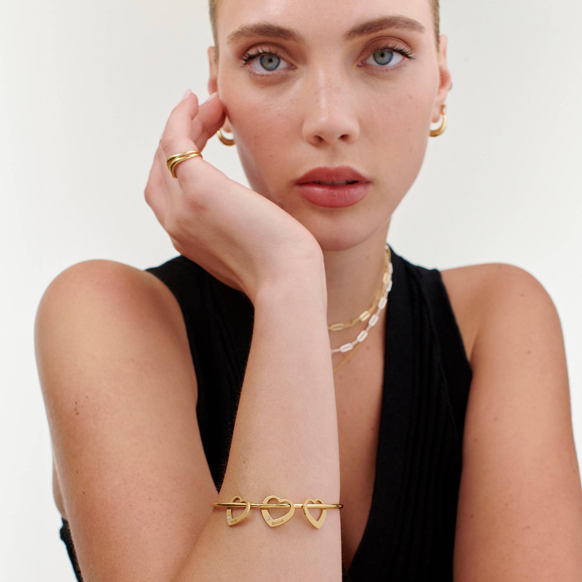Chelsea Armreif mit Herz-Charms und Diamanten - Vergoldet-5 Produktfoto