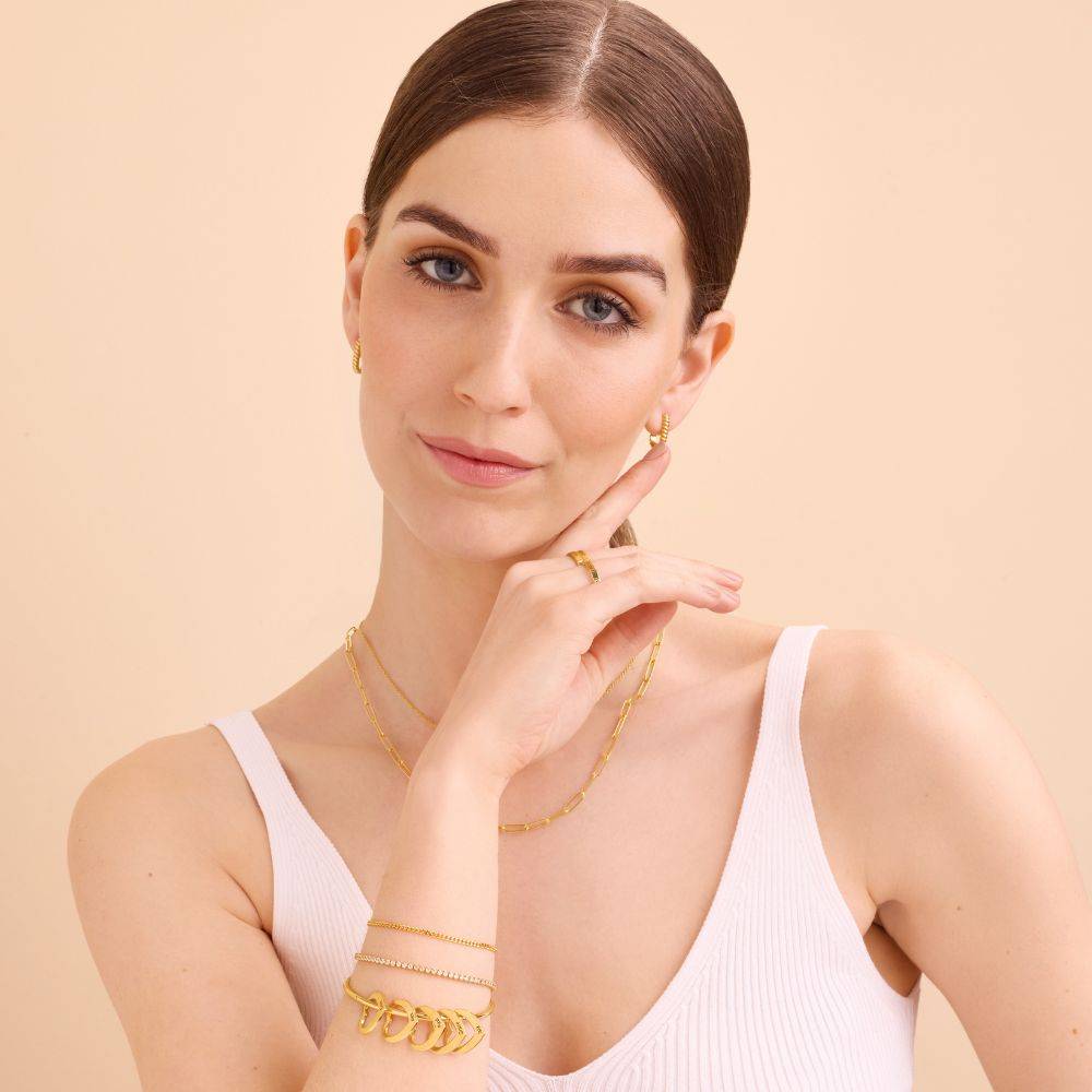 Chelsea Armreif mit Herz-Charms - Gold-Vermeil-5 Chelsea Armreif mit Herz-Charms - Gold-Vermeil-5 Produktfoto