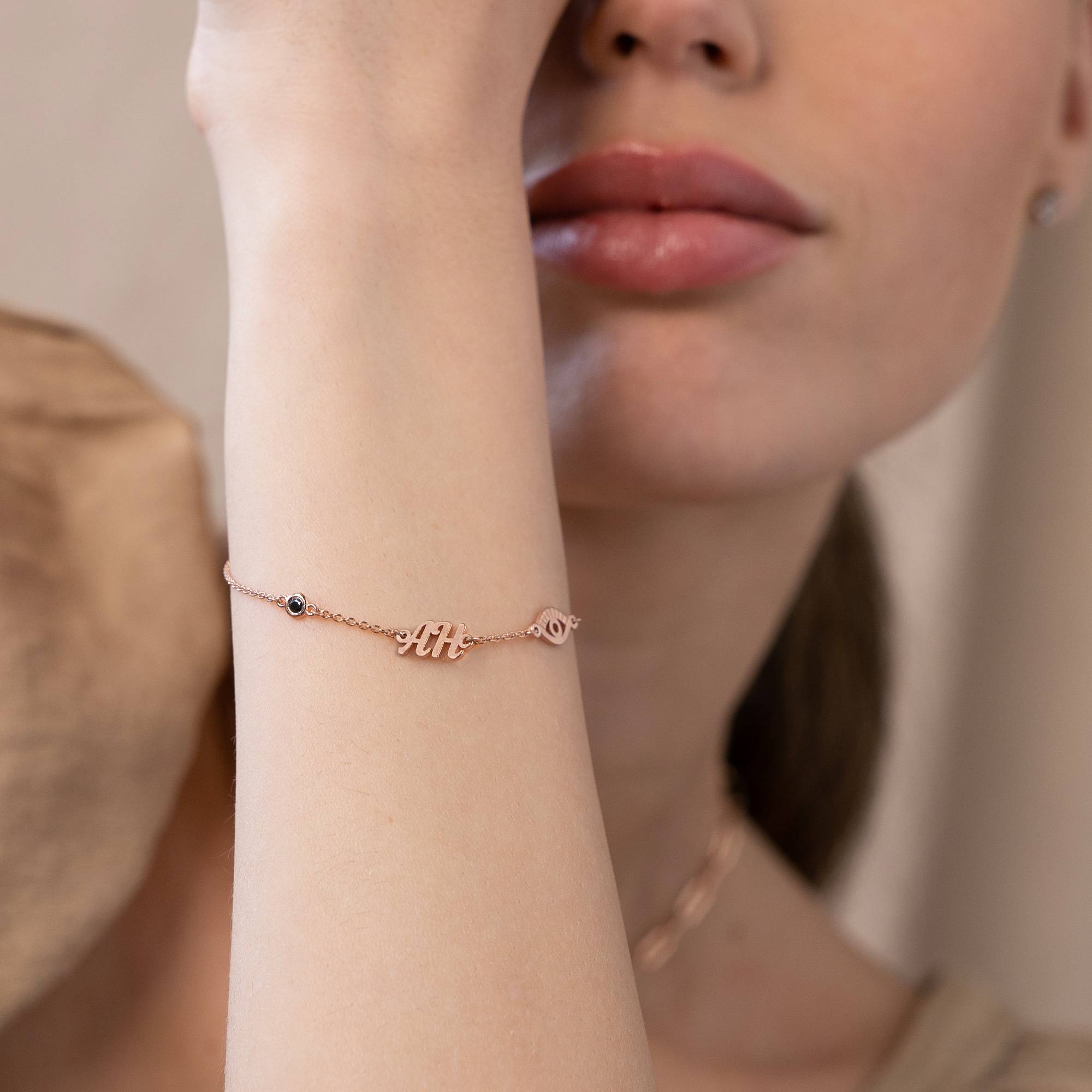 Bridget Evil Eye Initial Armband / Fußkettchen mit Edelstein - rosévergoldetes Sterlingsilber-2 Bridget Evil Eye Initial Armband / Fußkettchen mit Edelstein - rosévergoldetes Sterlingsilber-2 Produktfoto