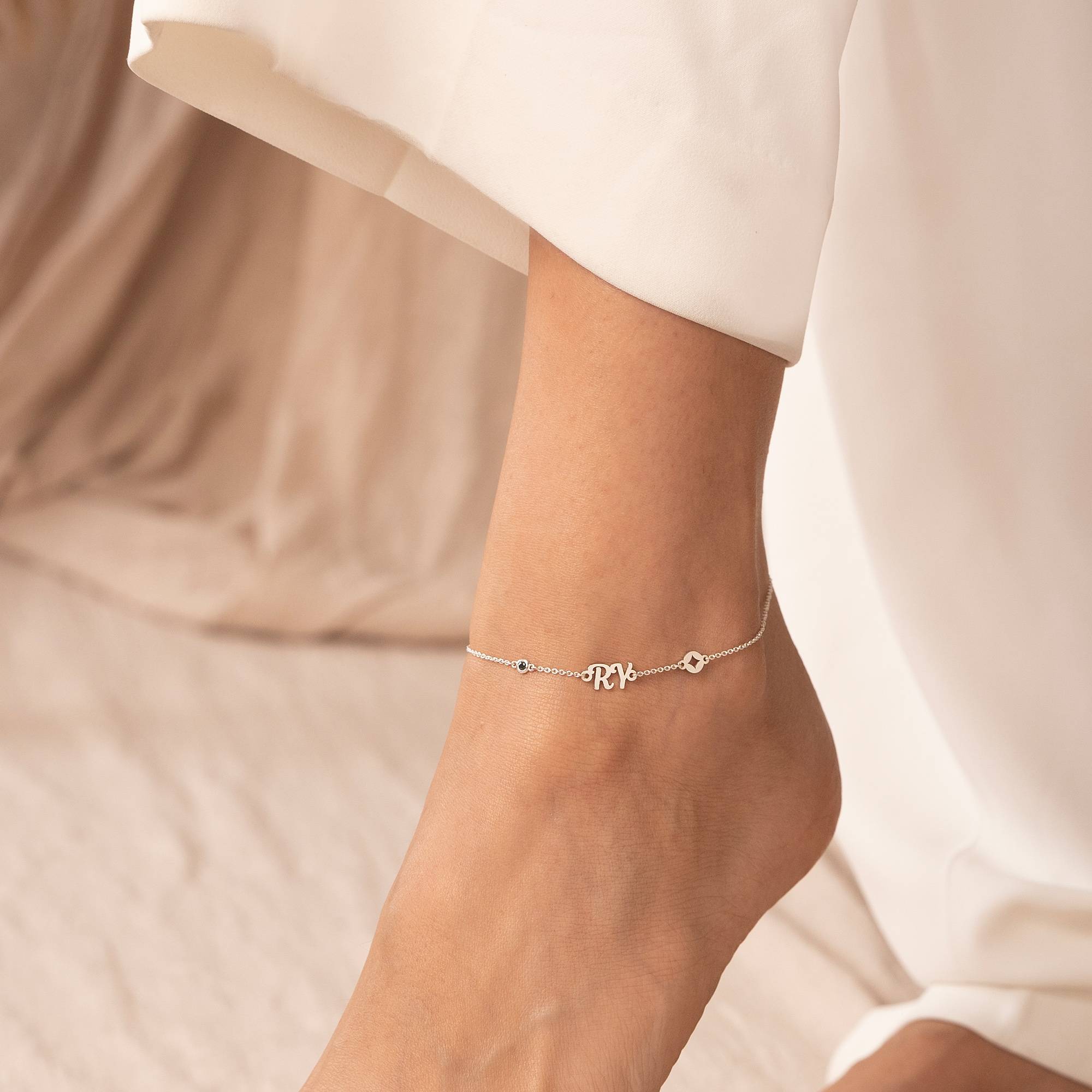 Bridget Stern Initial Armband / Fußkettchen mit Edelstein - 925er Sterlingsilber-3 Bridget Stern Initial Armband / Fußkettchen mit Edelstein - 925er Sterlingsilber-3 Produktfoto