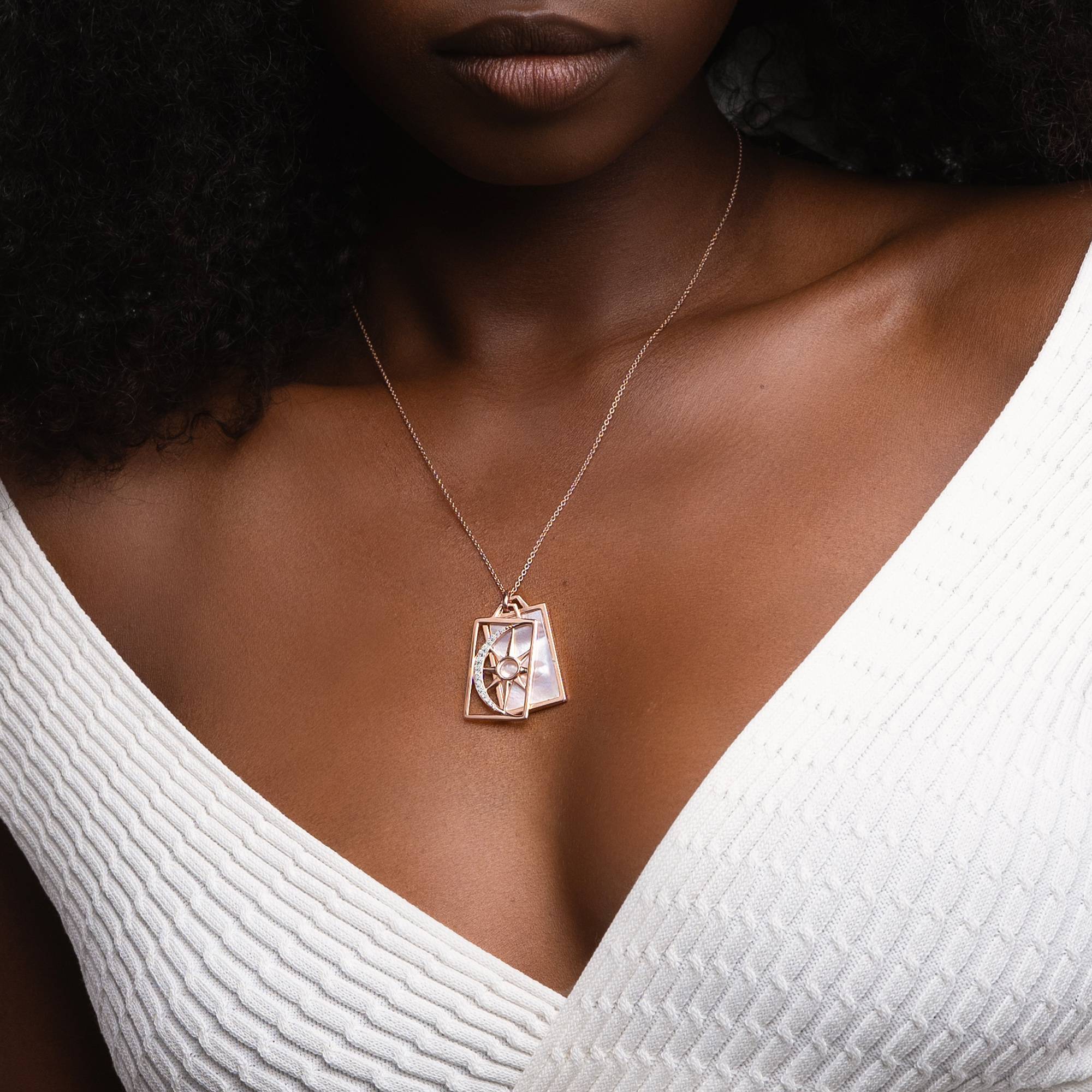 Himmlische Sonne & Mond personalisierte Halskette mit Zirkonia - rosévergoldetes Sterlingsilber-2 Himmlische Sonne & Mond personalisierte Halskette mit Zirkonia - rosévergoldetes Sterlingsilber-2 Produktfoto