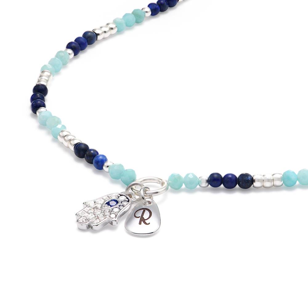 Küsten-Hamsa Halskette mit Initialen und Halbedelstein-Perlen - Messing-3 Küsten-Hamsa Halskette mit Initialen und Halbedelstein-Perlen - Messing-3 Produktfoto
