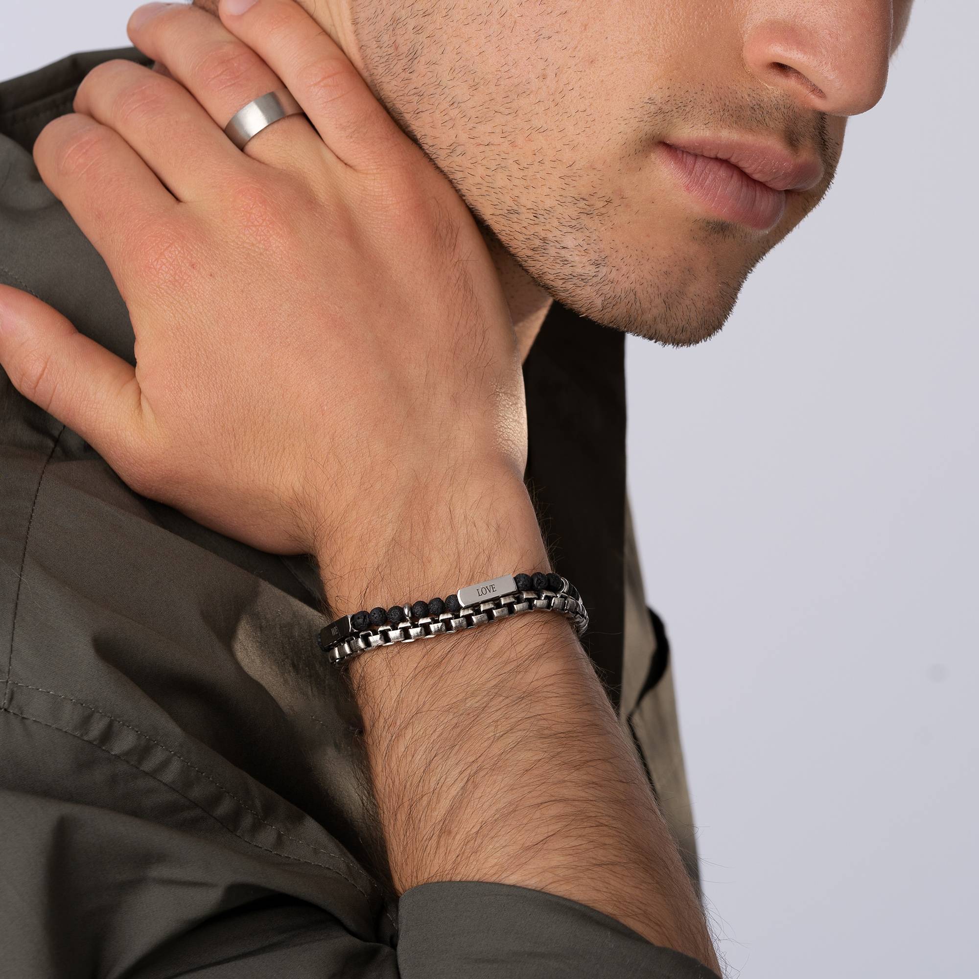 East Coast personalisierbares Lava Perlenarmband mit schwarzen Diamanten für Männer-2 Produktfoto