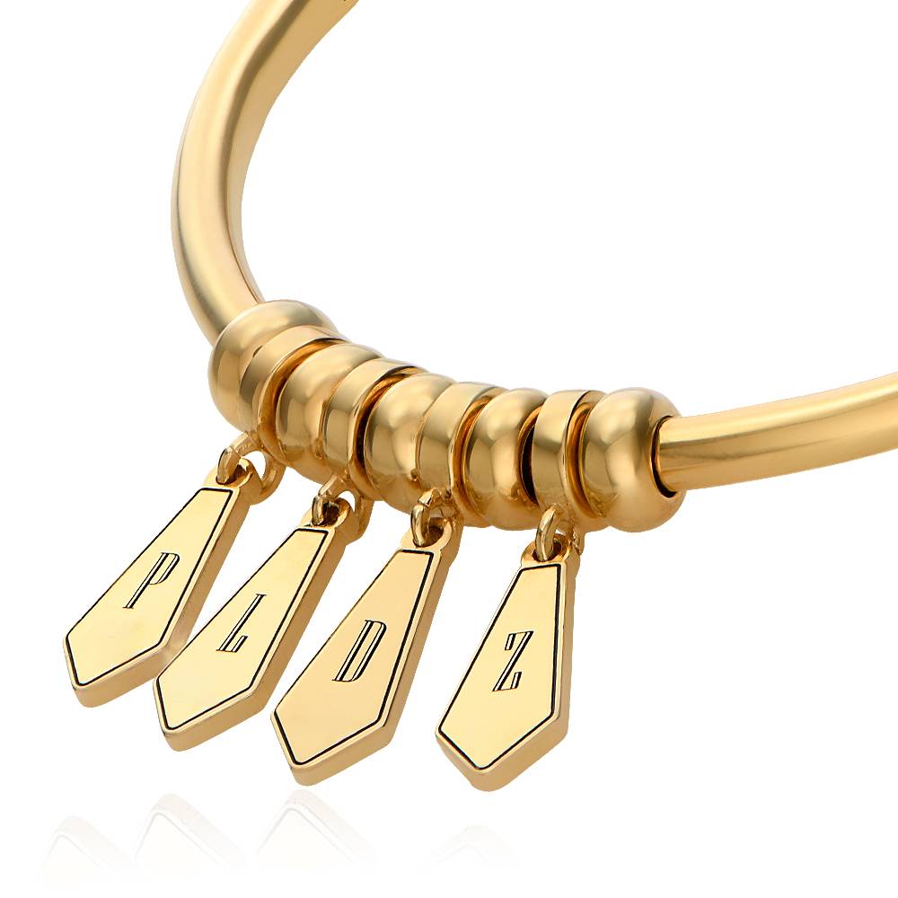 Gia Initial Armreif mit Tropfen-Anhängern - Gold-Vermeil-1 Gia Initial Armreif mit Tropfen-Anhängern - Gold-Vermeil-1 Produktfoto