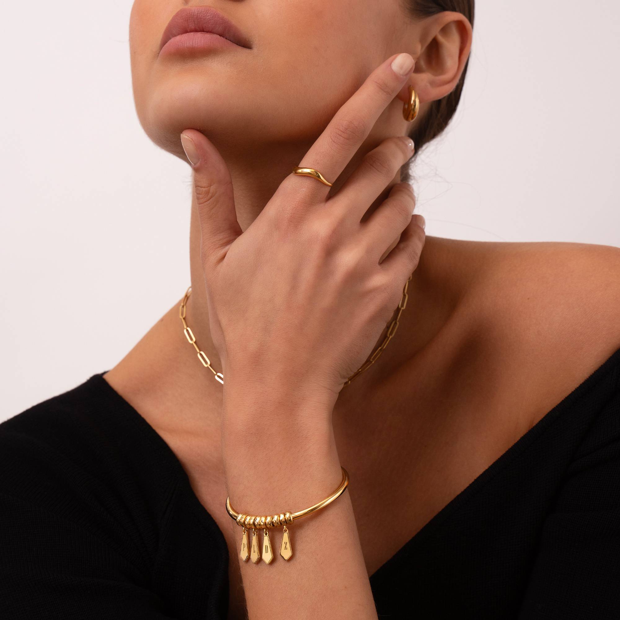Gia Initial Armreif mit Tropfen-Anhängern - Gold-Vermeil-4 Gia Initial Armreif mit Tropfen-Anhängern - Gold-Vermeil-4 Produktfoto