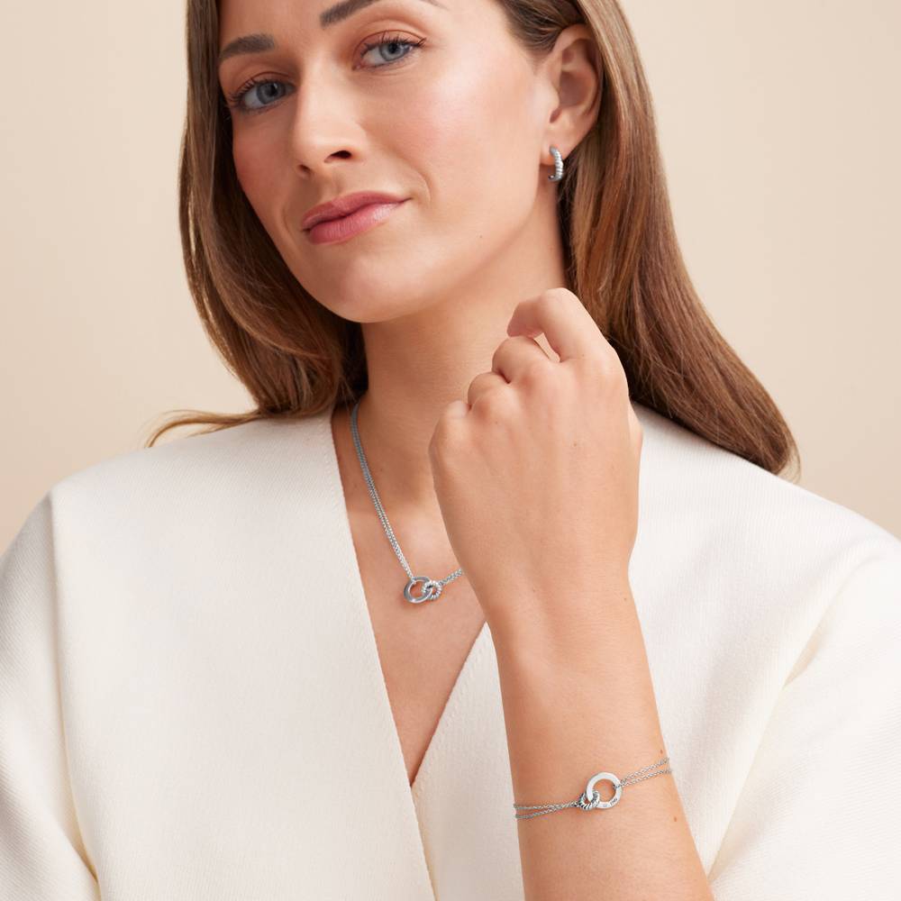 Grace Armband mit verflochtenen Ringen und Diamant - in Silber-3 Grace Armband mit verflochtenen Ringen und Diamant - in Silber-3 Produktfoto