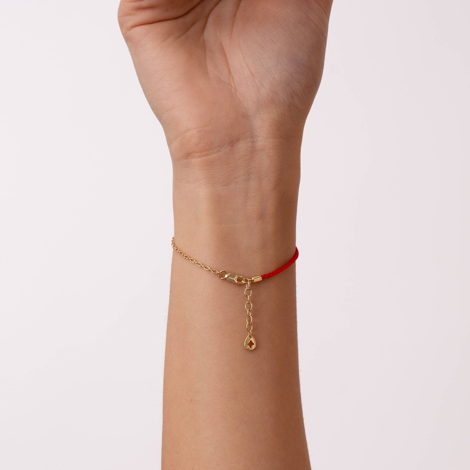 Halb und Halb rotes Initialarmband mit Diamant - vergoldetes Sterlingsilber-4 Produktfoto
