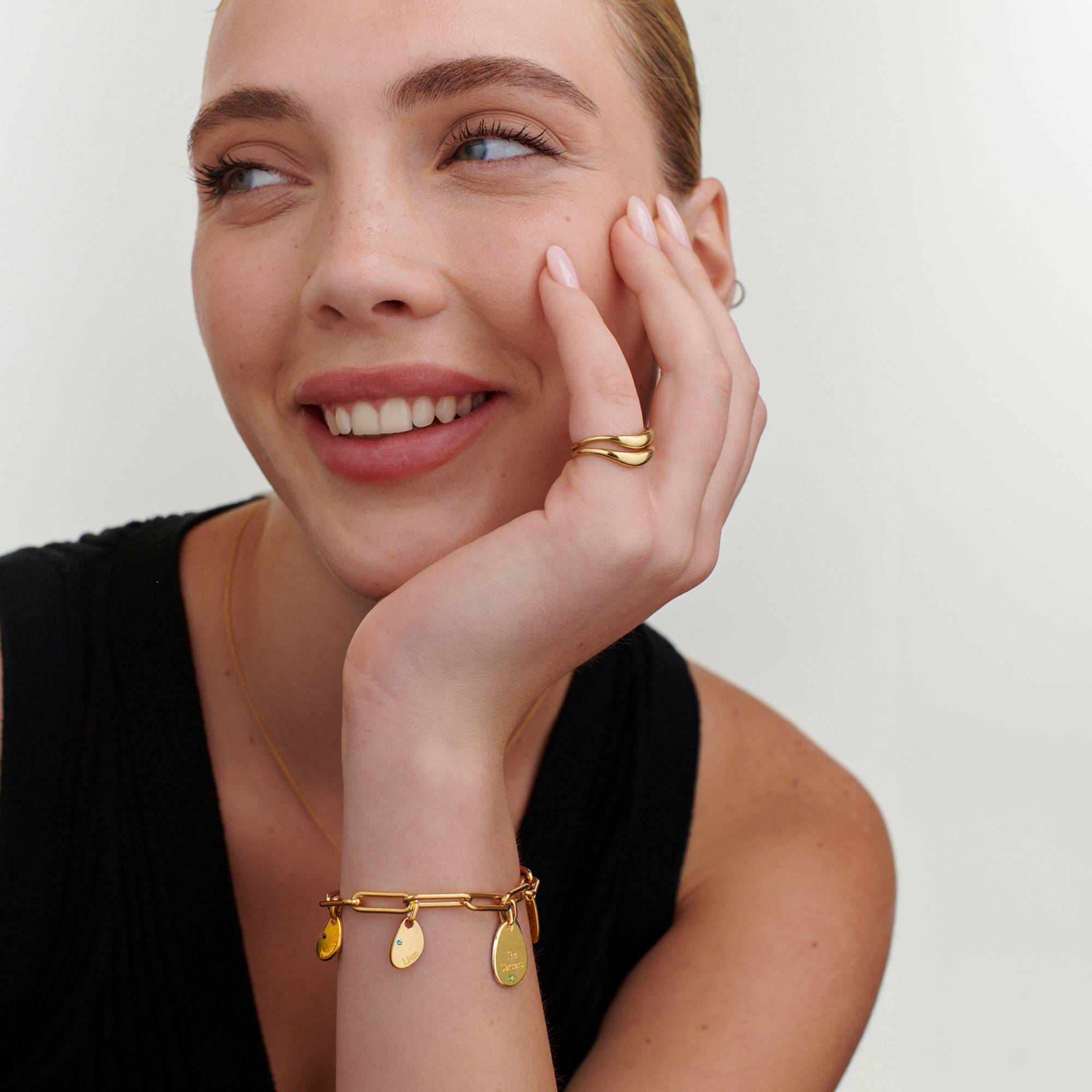 Hazel Gliederarmband mit gravierbaren Geburtsstein-Charms - Vergoldet-5 Hazel Gliederarmband mit gravierbaren Geburtsstein-Charms - Vergoldet-5 Produktfoto