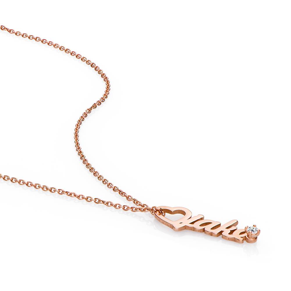 Kette mit vertikalen Herztropfen-Namensanhängern und 0,05 ct Diamanten - rosévergoldetes Sterlingsilber-3 Kette mit vertikalen Herztropfen-Namensanhängern und 0,05 ct Diamanten - rosévergoldetes Sterlingsilber-3 Produktfoto
