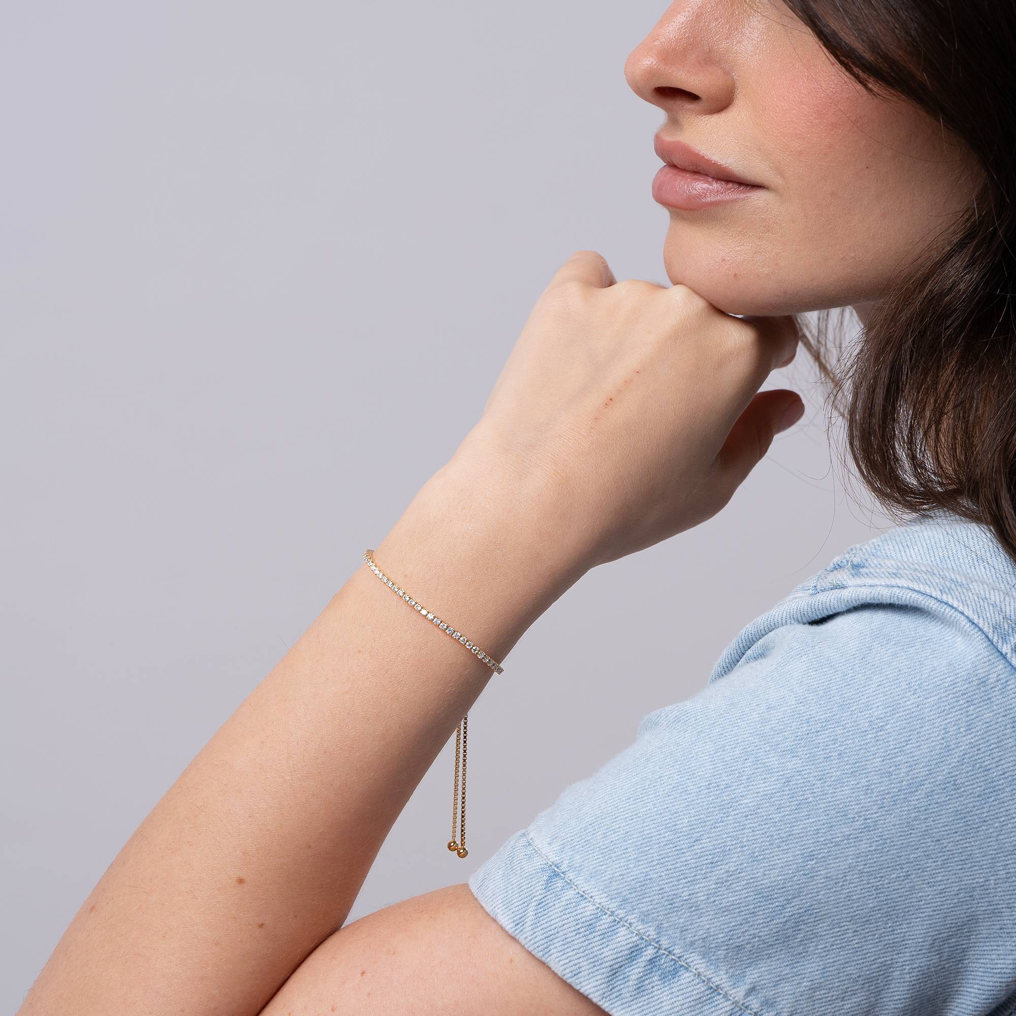 Holly verstellbares Tennisarmband mit Zirkonia - Vergoldet-2 Holly verstellbares Tennisarmband mit Zirkonia - Vergoldet-2 Produktfoto