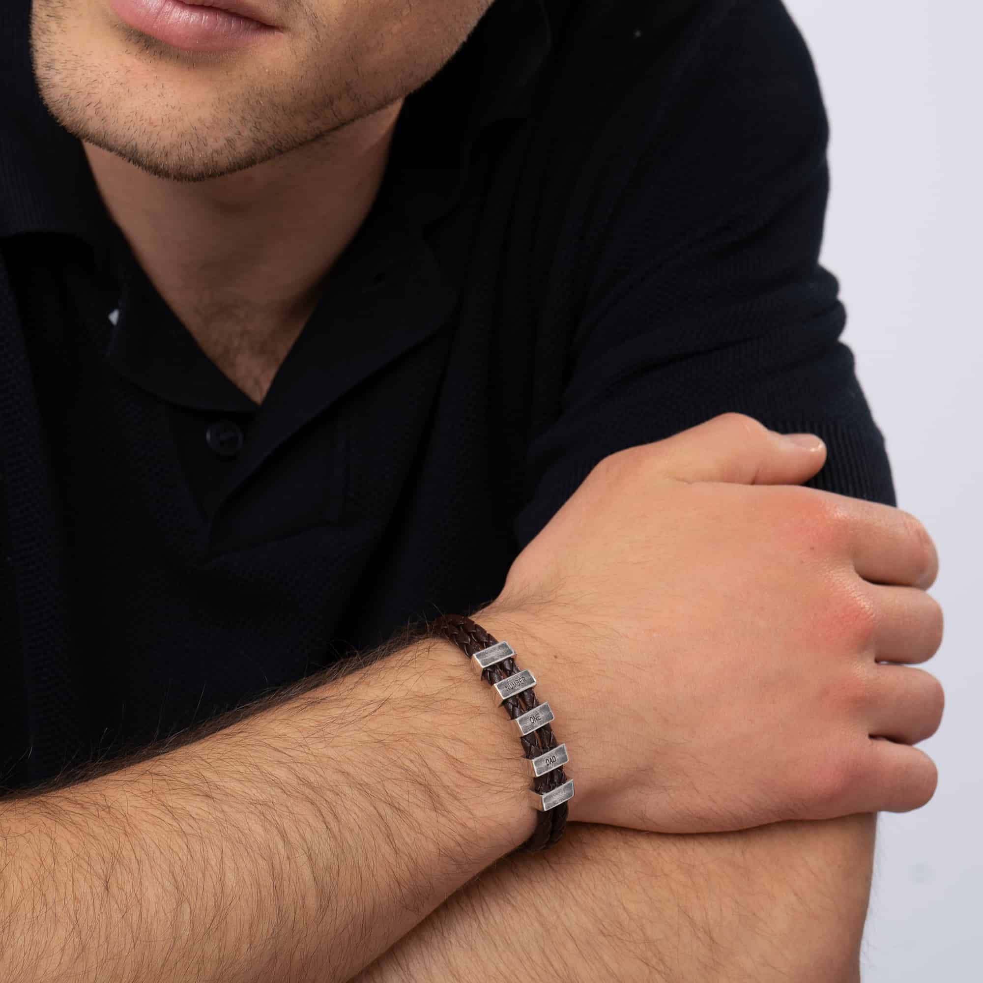 Hunter braunes geflochtenes T-Bar Lederarmband mit gravierbaren Edelstahl-Beads-1 Hunter braunes geflochtenes T-Bar Lederarmband mit gravierbaren Edelstahl-Beads-1 Produktfoto