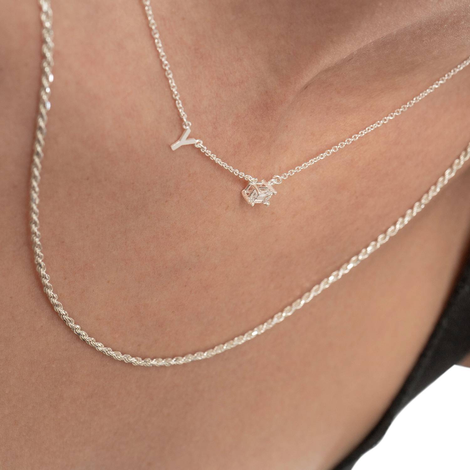 Mia Halskette mit Initialen und 0,3 ct Diamanten - 925er Sterlingsilber-3 Produktfoto