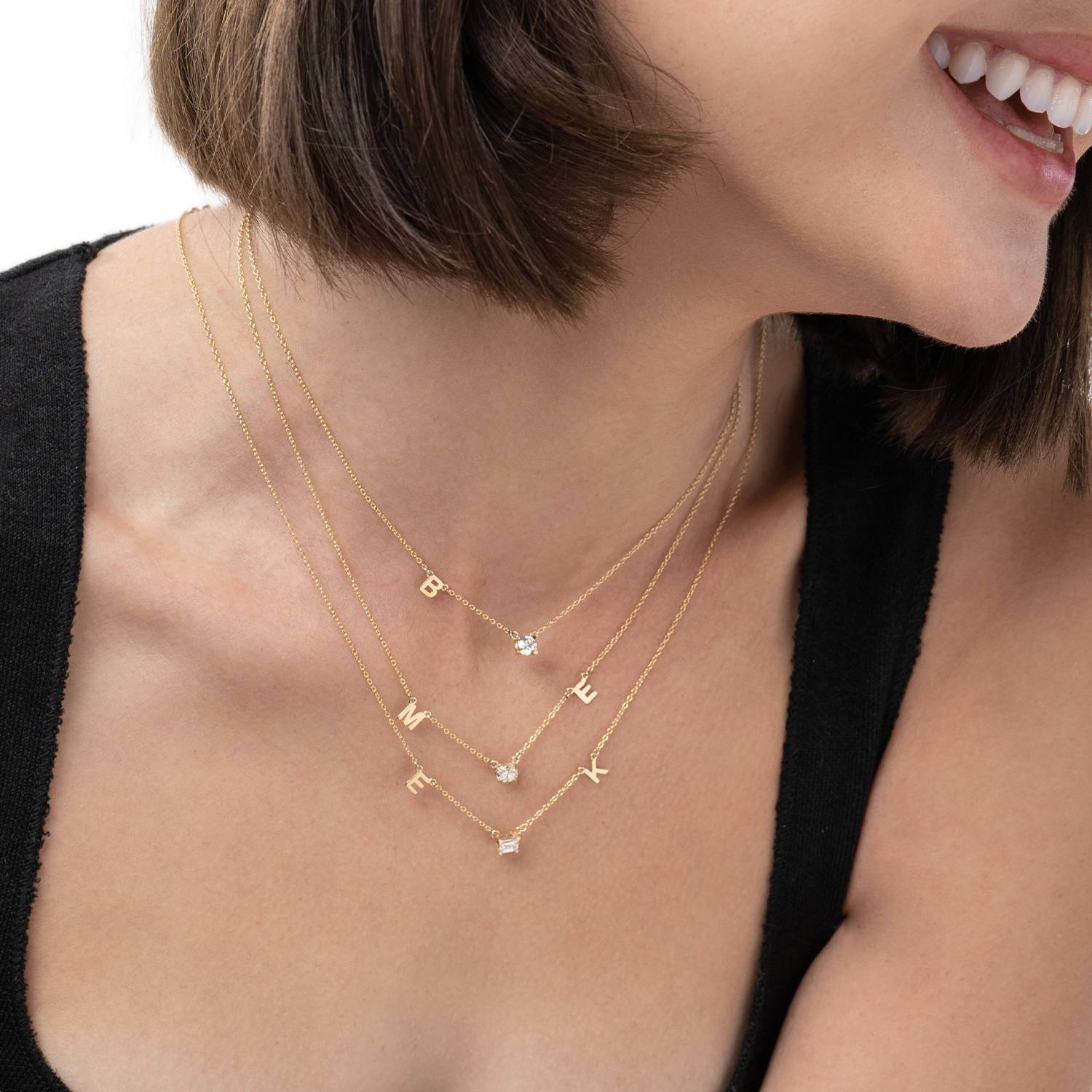 Mia Halskette mit Initialen und 0,3 ct Diamanten - 417er Gelbgold-4 Mia Halskette mit Initialen und 0,3 ct Diamanten - 417er Gelbgold-4 Produktfoto