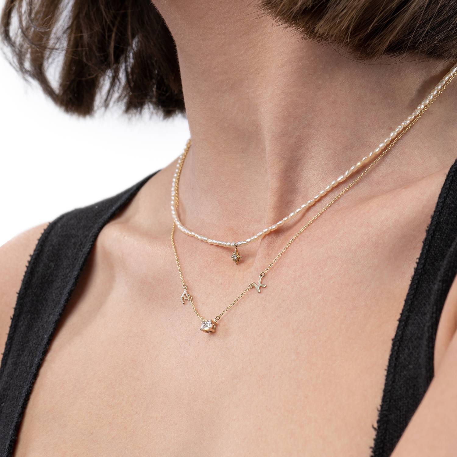 Mia Halskette mit Initialen und 0,3 ct Diamanten - 417er Gelbgold-3 Mia Halskette mit Initialen und 0,3 ct Diamanten - 417er Gelbgold-3 Produktfoto