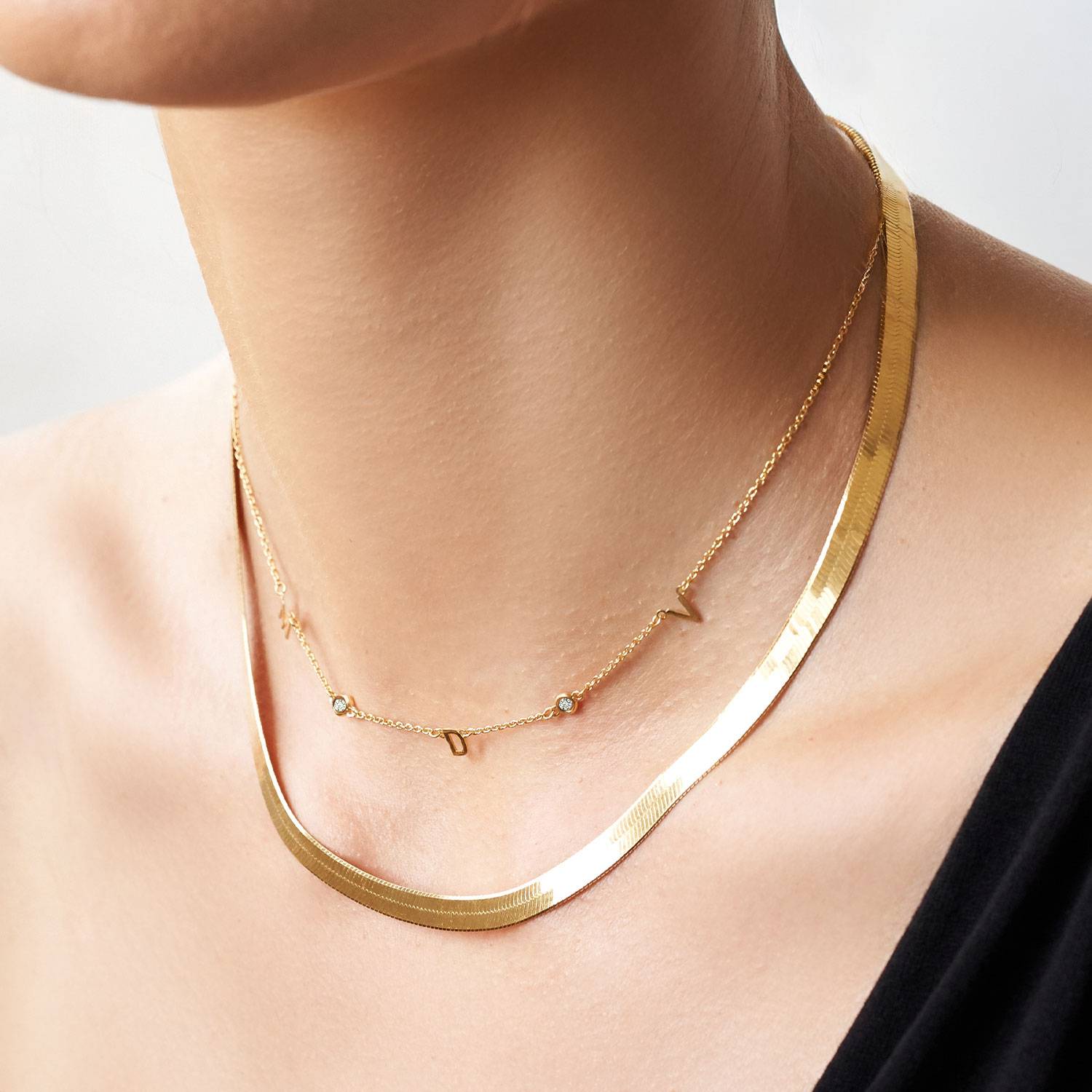 Mia Halskette mit Initialen und Diamanten - 417er Gelbgold-3 Produktfoto
