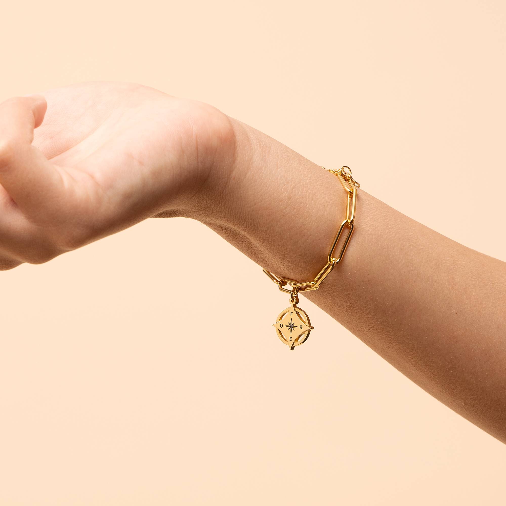 Kaia Initial Kompass-Armband - Gold-Vermeil-4 Produktfoto