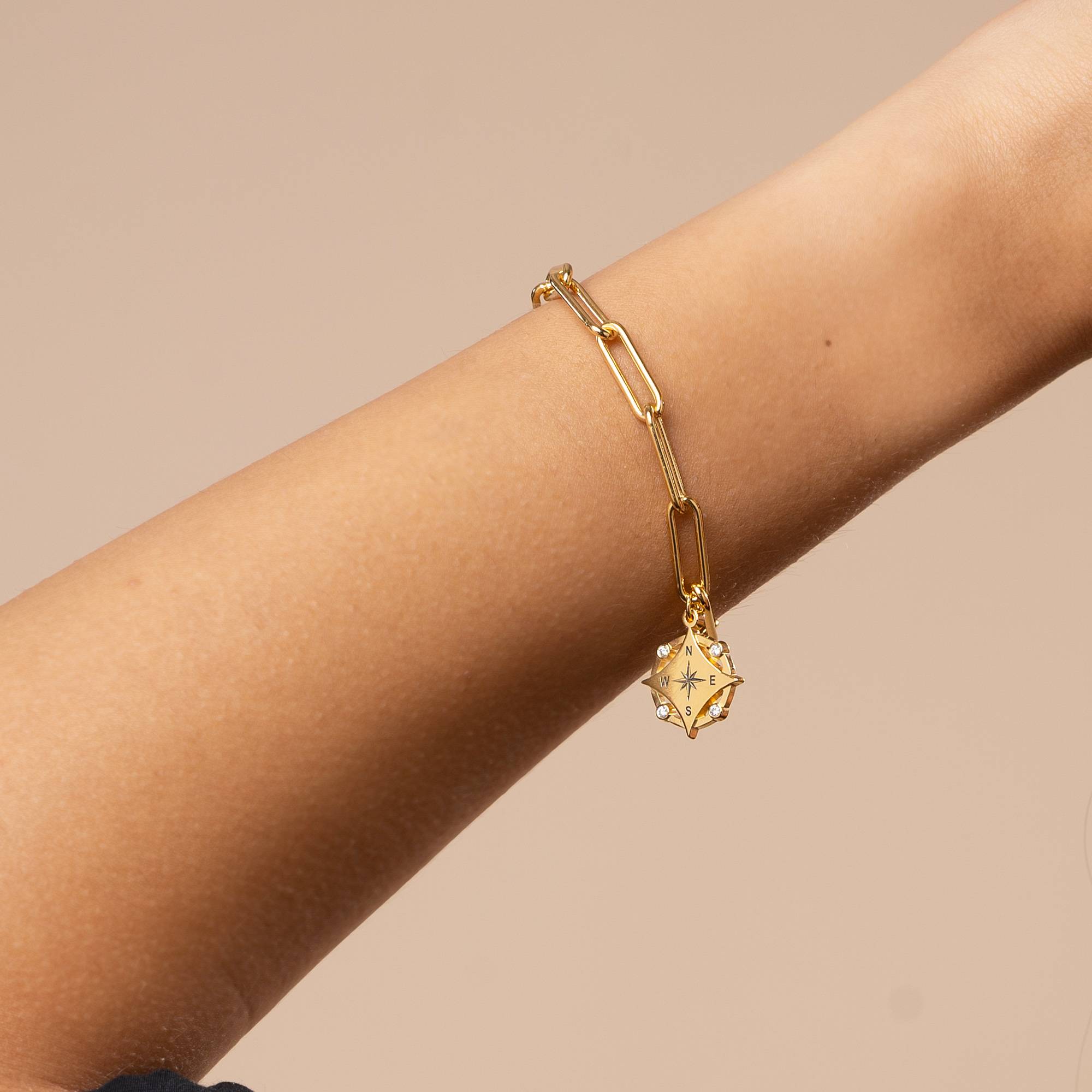 Kaia Initial Kompass-Armband mit Diamanten - Gold-Vermeil-2 Kaia Initial Kompass-Armband mit Diamanten - Gold-Vermeil-2 Produktfoto