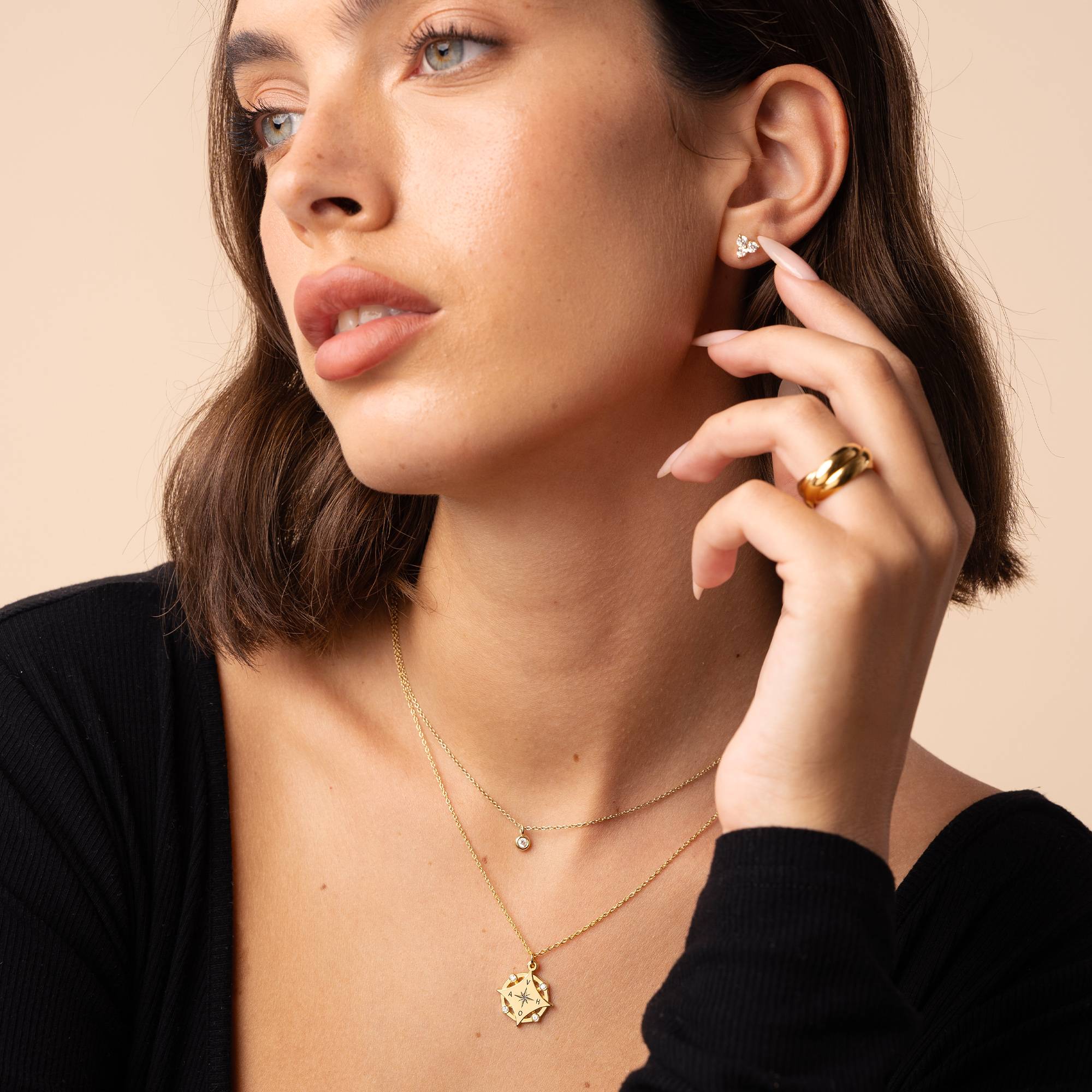 Kaia Initial Kompass-Halskette mit Diamanten - vergoldetes Sterlingsilber-1 Produktfoto