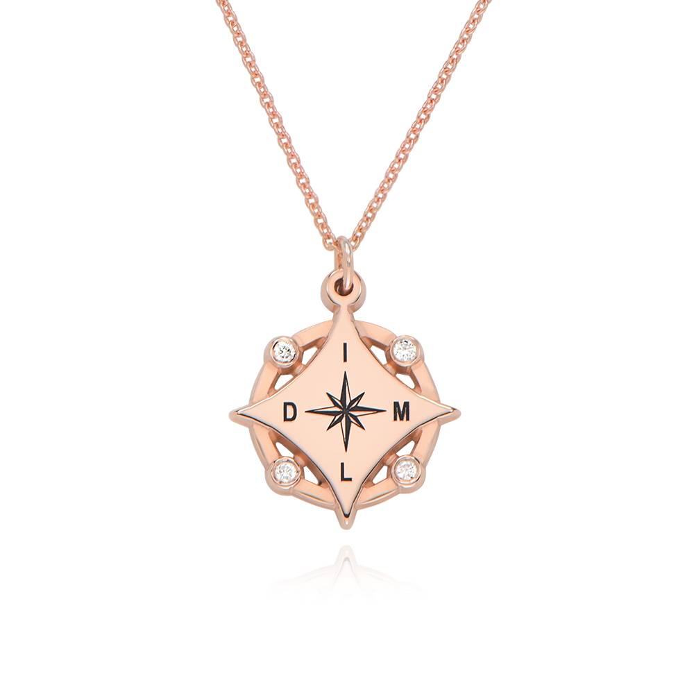 Kaia Initial Kompass-Halskette mit Diamanten - rosévergoldetes Sterlingsilber-3 Kaia Initial Kompass-Halskette mit Diamanten - rosévergoldetes Sterlingsilber-3 Produktfoto