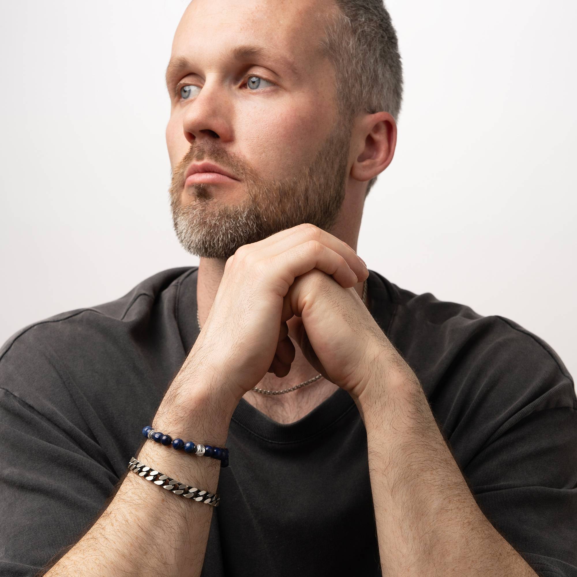Leo Lapis Herrenarmband mit silberne gravierten Beads-4 Produktfoto