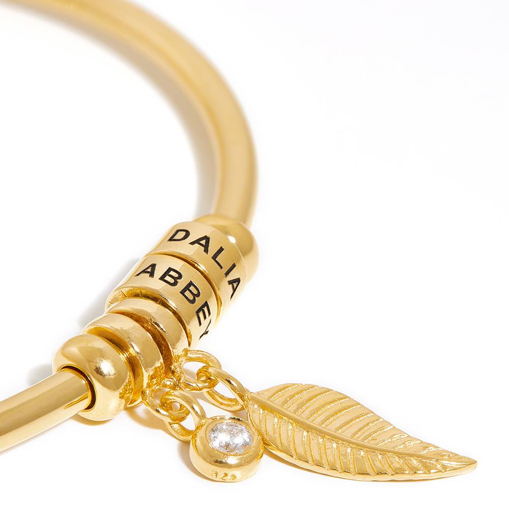 Linda Kreisanhänger-Armreif mit gravierten vergoldeten Beads und Diamant-2 Produktfoto