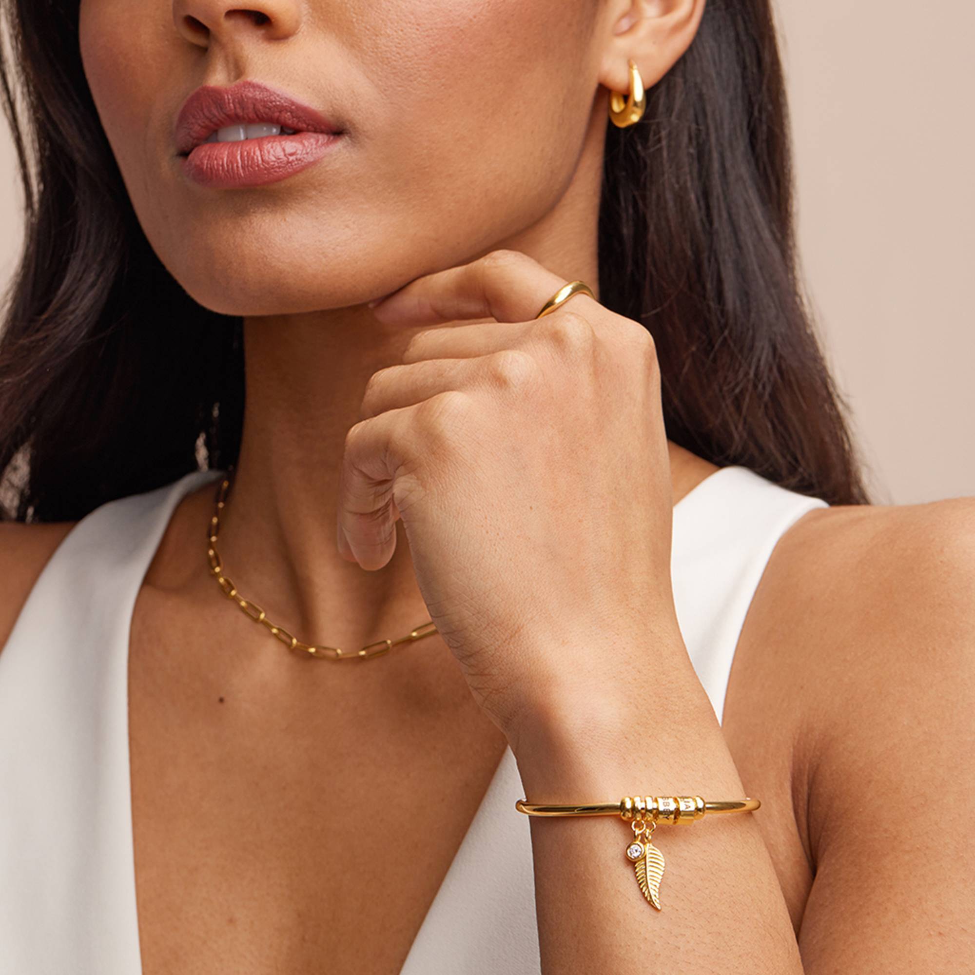 Linda Kreisanhänger-Armreif mit gravierten vergoldeten Beads und Diamant-5 Produktfoto