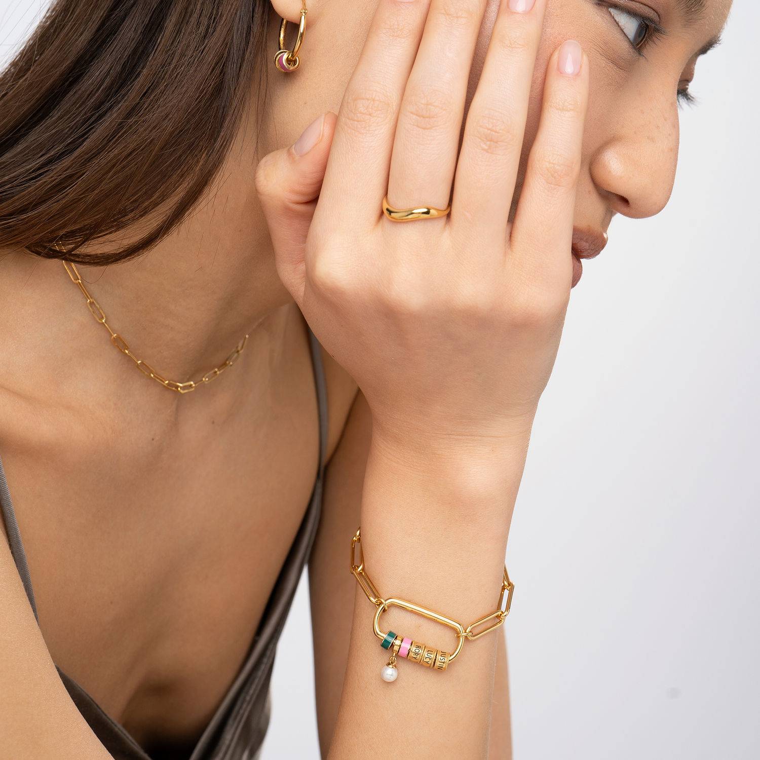 Linda Karabiner-Armband mit gravierten Beads und Perle - Gold-Vermeil-4 Produktfoto