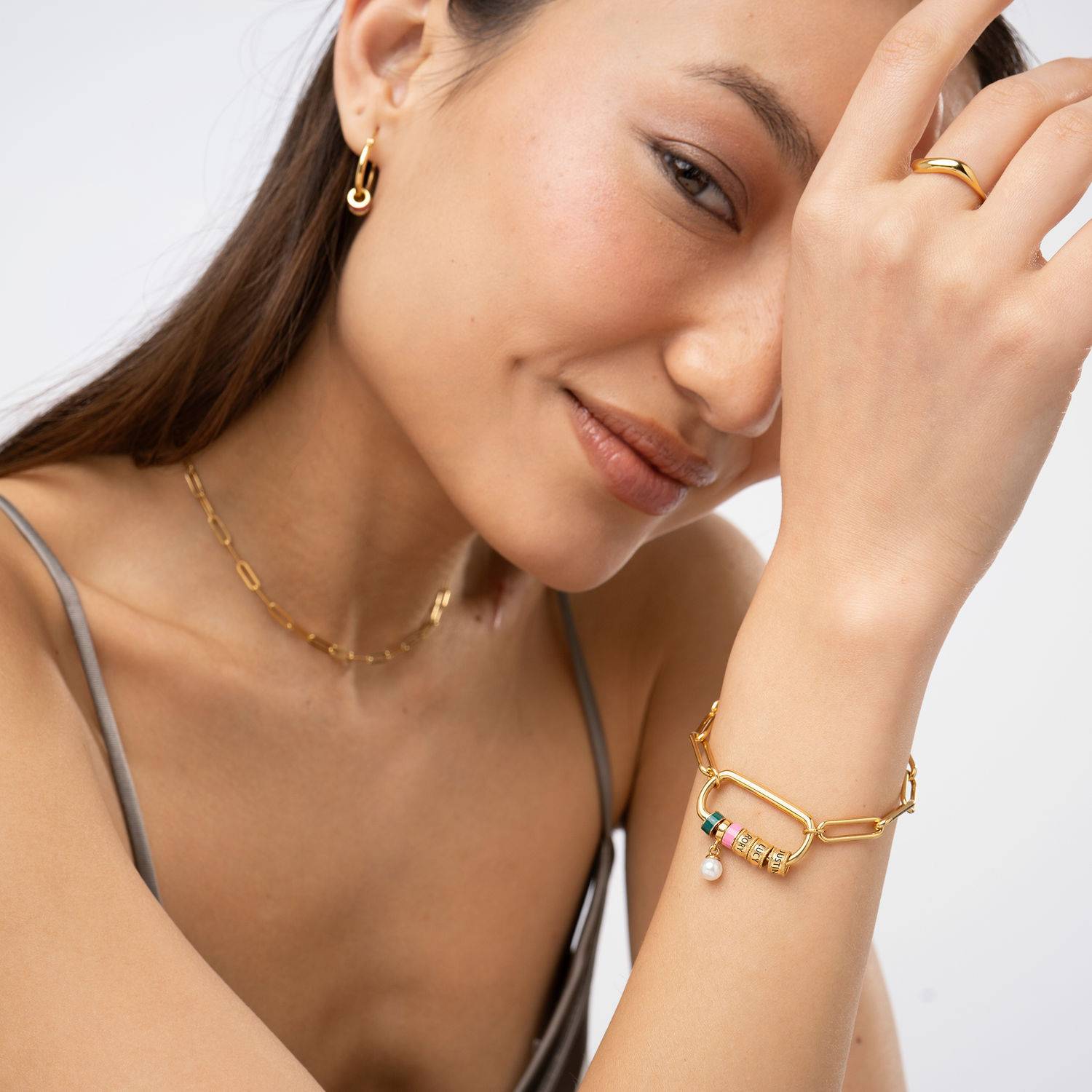 Linda Karabiner-Armband mit gravierten Beads und Perle - Gold-Vermeil-3 Produktfoto