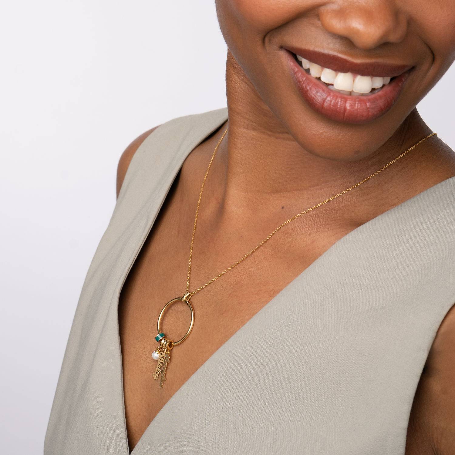 Linda vertikale Namenskette mit Diamant - Gold-Vermeil-2 Produktfoto