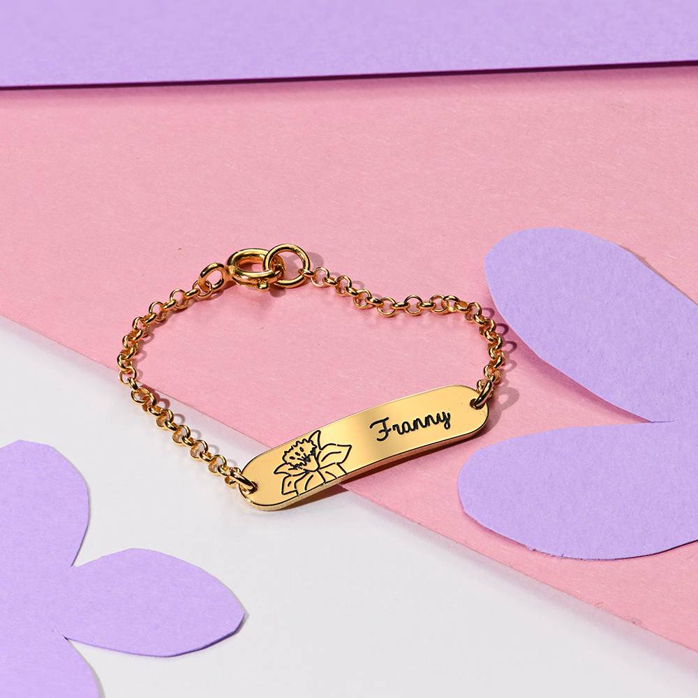 Lyla Baby-Namensarmband mit Geburtsblume - vergoldetes Sterlingsilber-3 Produktfoto