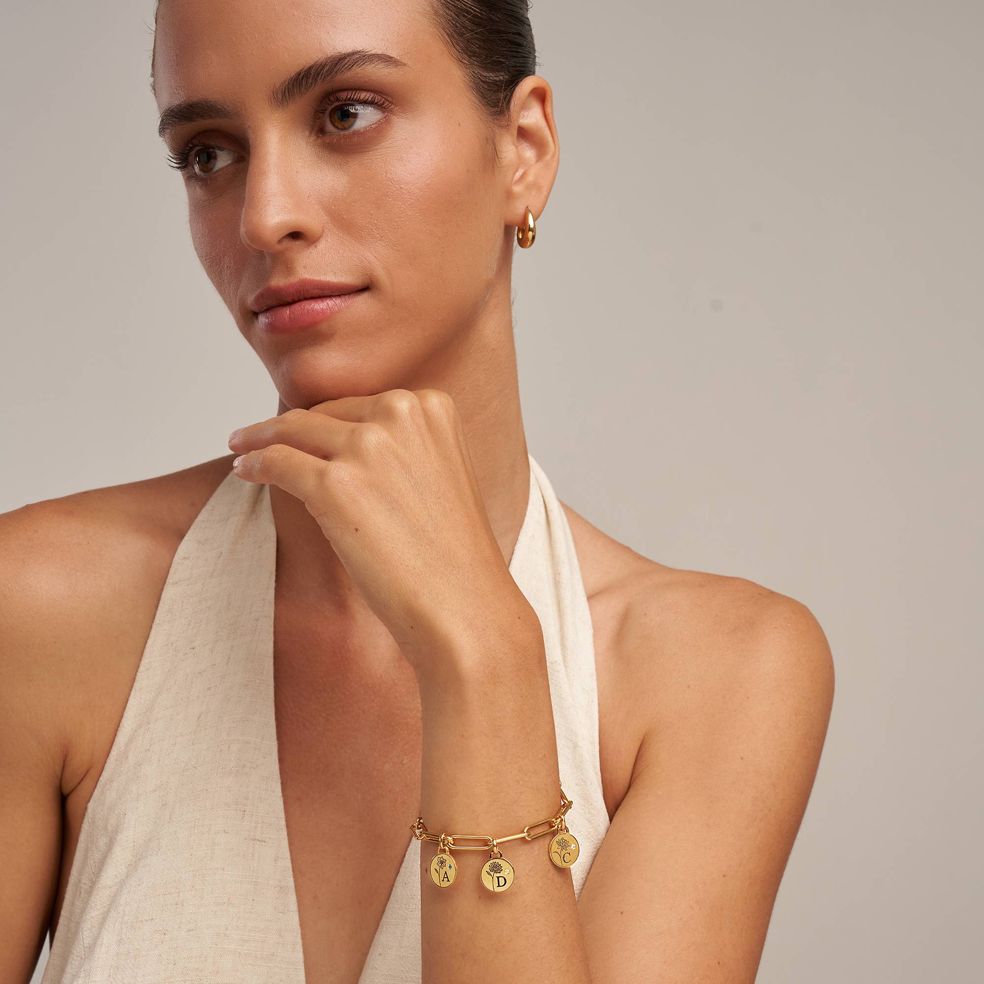 Prärie Initial Charm-Armband mit Geburtsblume und Geburtsstein - vergoldetes Sterlingsilber-4 Produktfoto