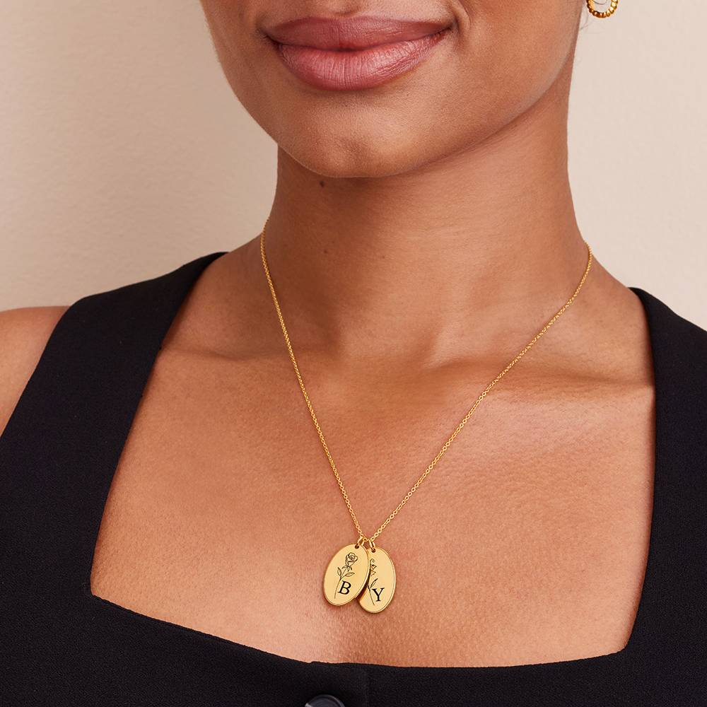 Prärie Initial Charm-Halskette mit Geburtsblume - in Vergoldung-6 Produktfoto