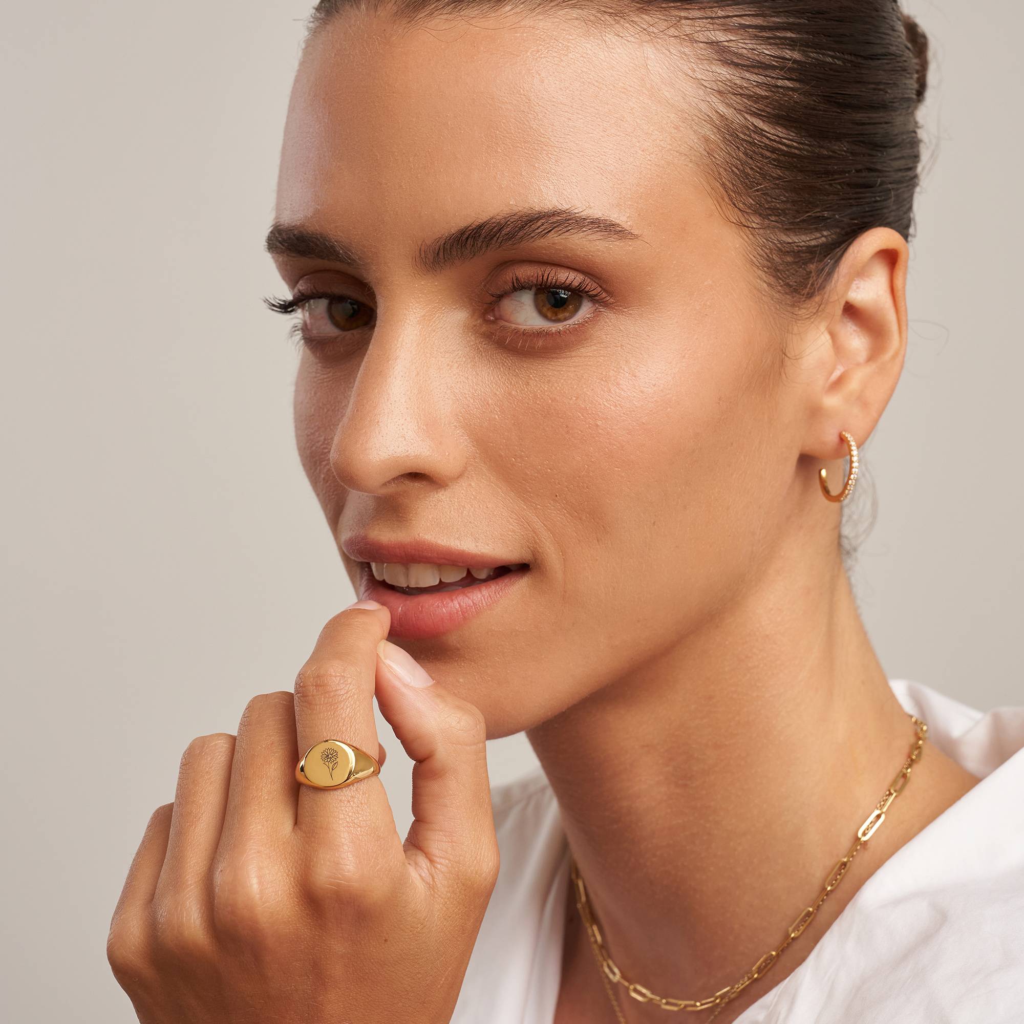 Prärie Siegelring mit Geburtsblume für Frauen - vergoldetes Sterlingsilber-3 Prärie Siegelring mit Geburtsblume für Frauen - vergoldetes Sterlingsilber-3 Produktfoto