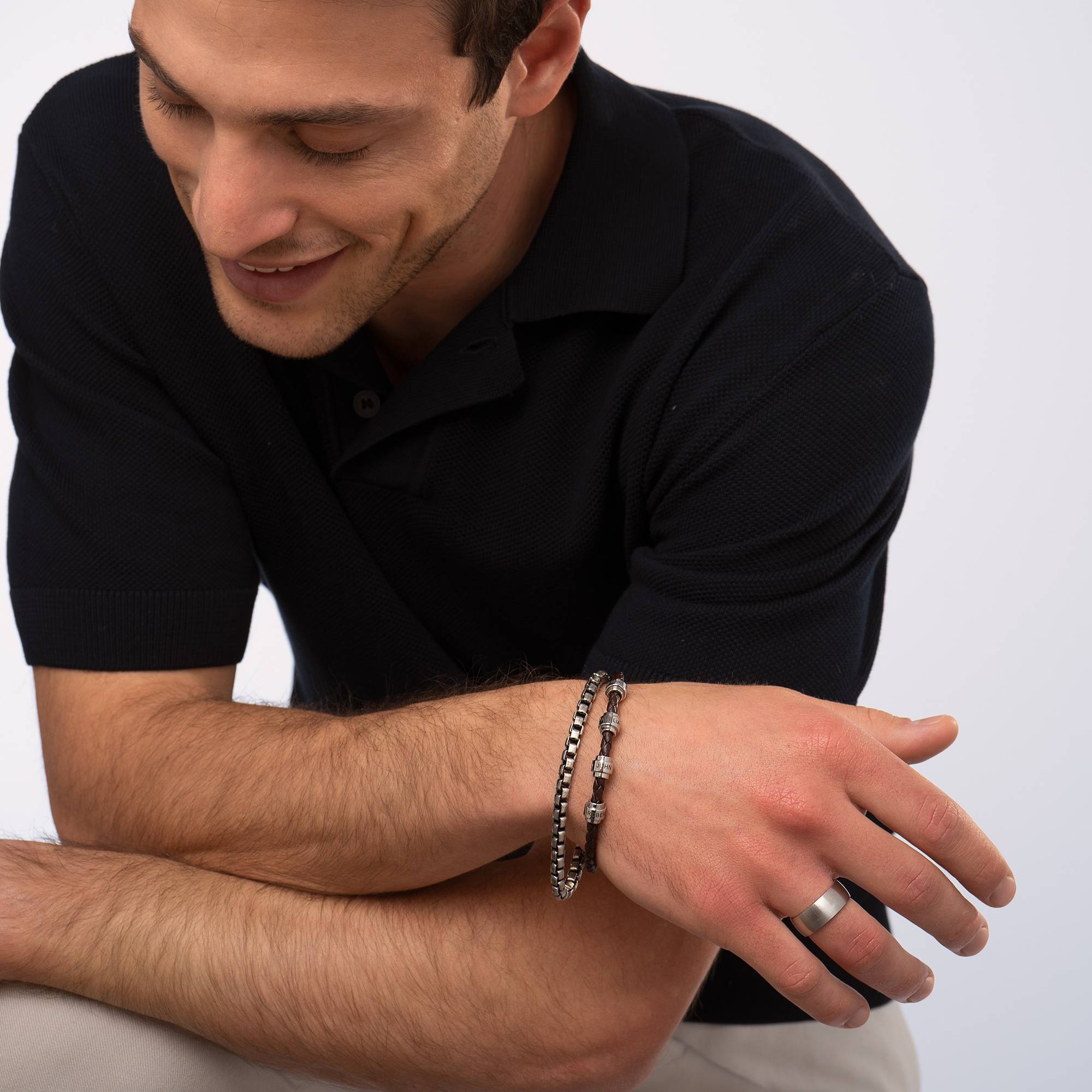 Braunes Lederarmband für Männer mit gravierbaren Edelstahl-Beads-3 Braunes Lederarmband für Männer mit gravierbaren Edelstahl-Beads-3 Produktfoto
