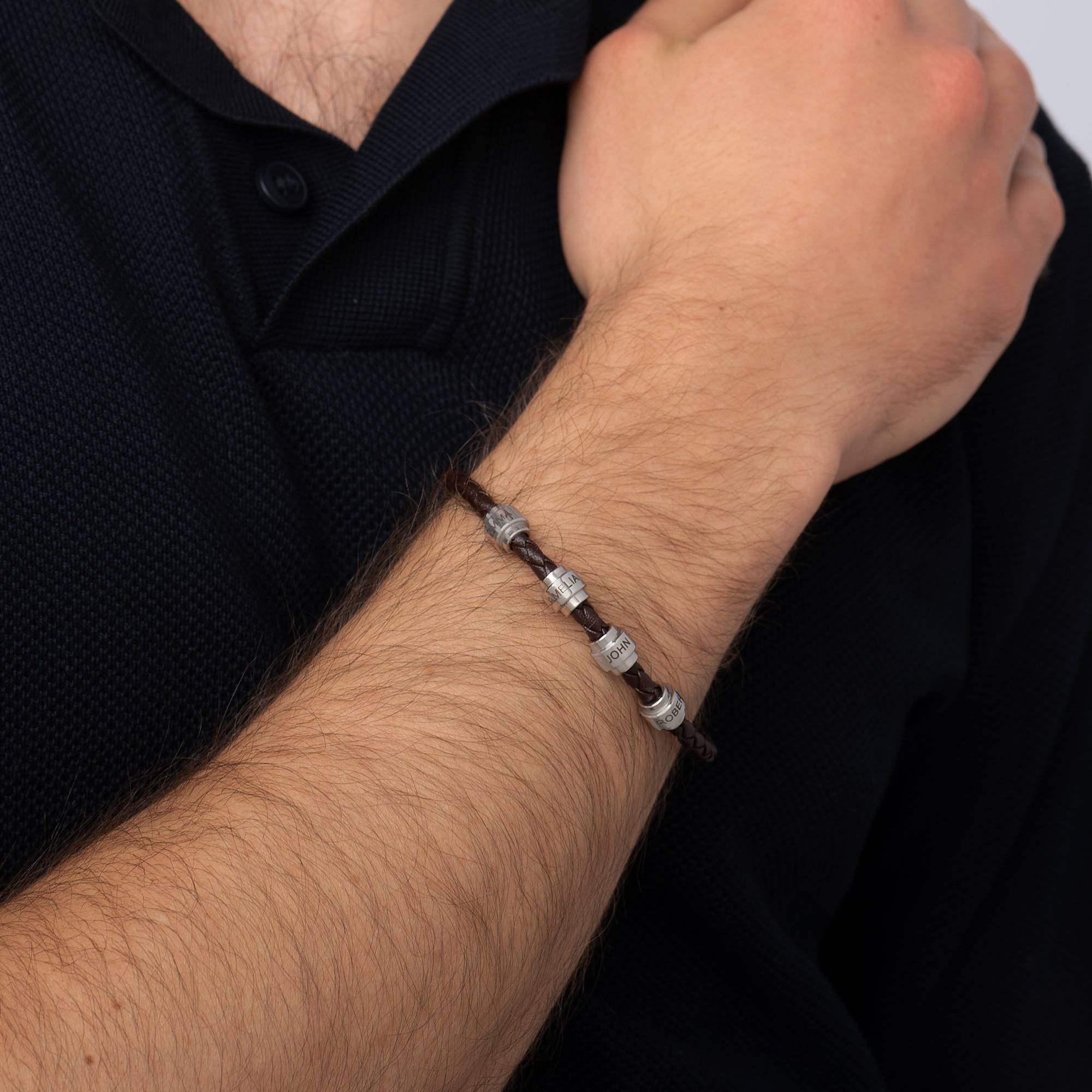 Braunes Lederarmband für Männer mit gravierbaren Edelstahl-Beads-2 Braunes Lederarmband für Männer mit gravierbaren Edelstahl-Beads-2 Produktfoto