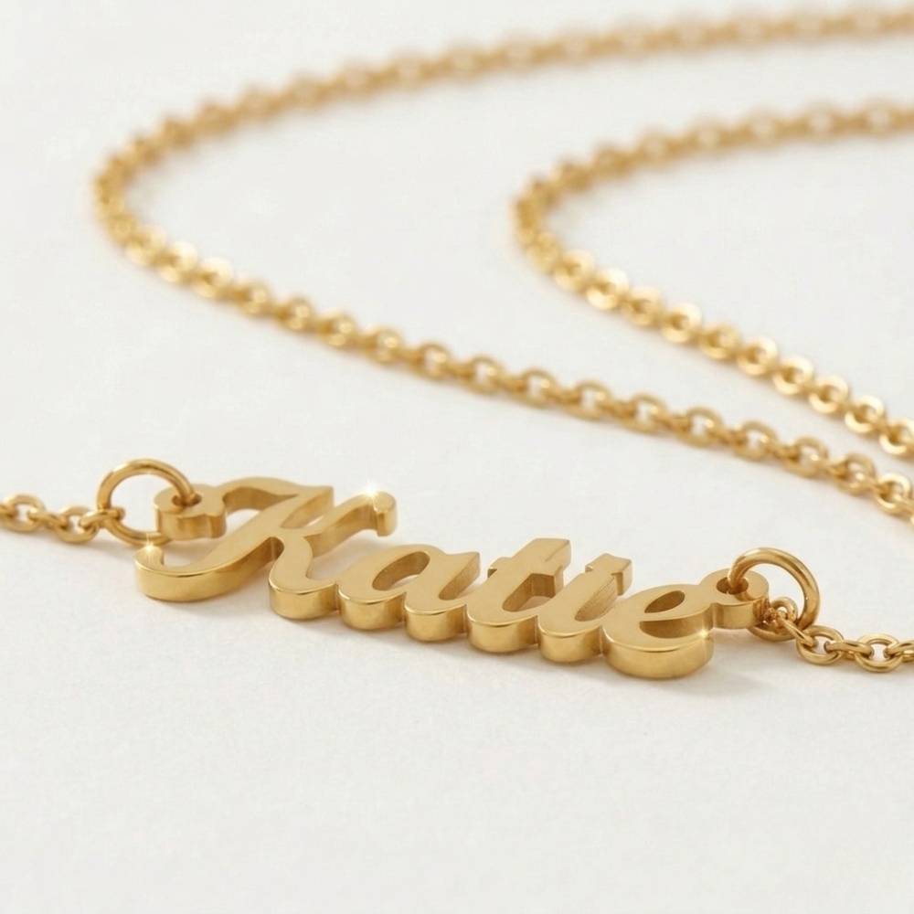 Personalisierte Namenskette - 750er vergoldeter Edelstahl-2 Personalisierte Namenskette - 750er vergoldeter Edelstahl-2 Produktfoto