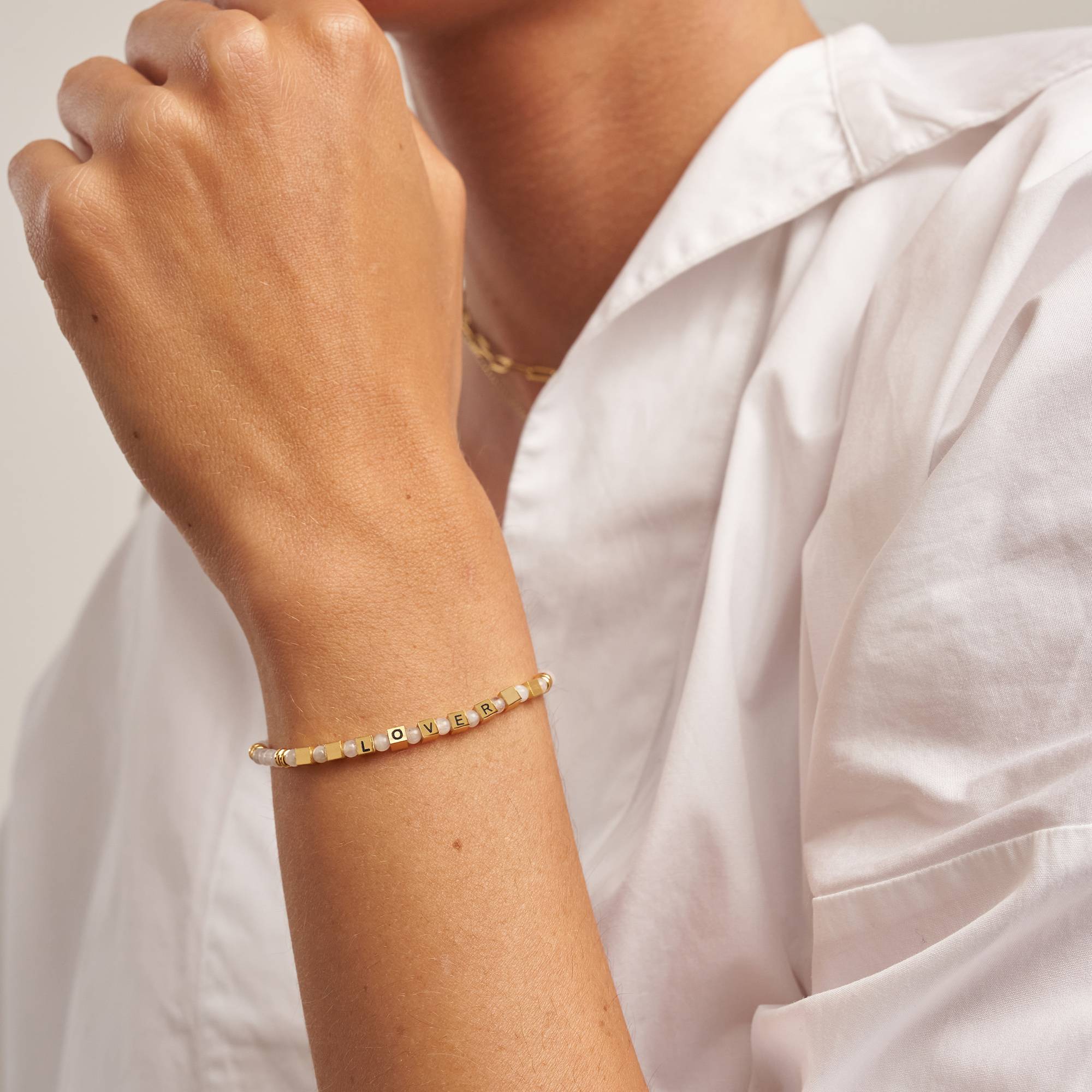 Speak Now Mondstein Perlenarmband mit vergoldeten Beads-5 Speak Now Mondstein Perlenarmband mit vergoldeten Beads-5 Produktfoto