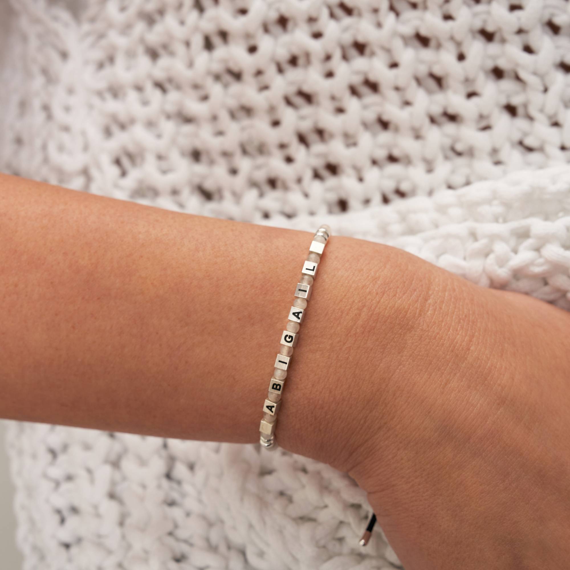 Speak Now Mondstein Perlenarmband mit silbernen Beads-6 Speak Now Mondstein Perlenarmband mit silbernen Beads-6 Produktfoto