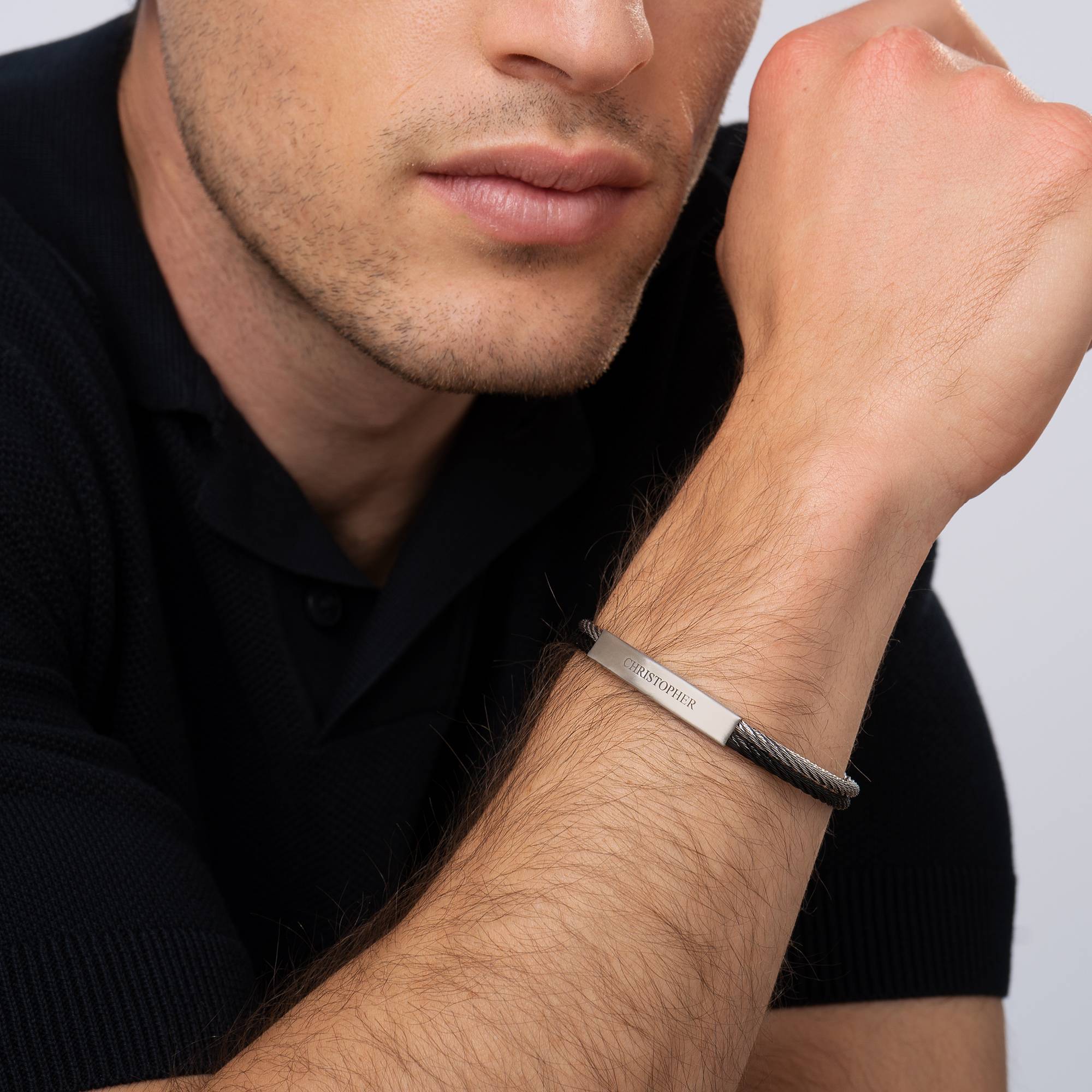 The Leader - graviertes Manschettenarmband für Männer-4 The Leader - graviertes Manschettenarmband für Männer-4 Produktfoto