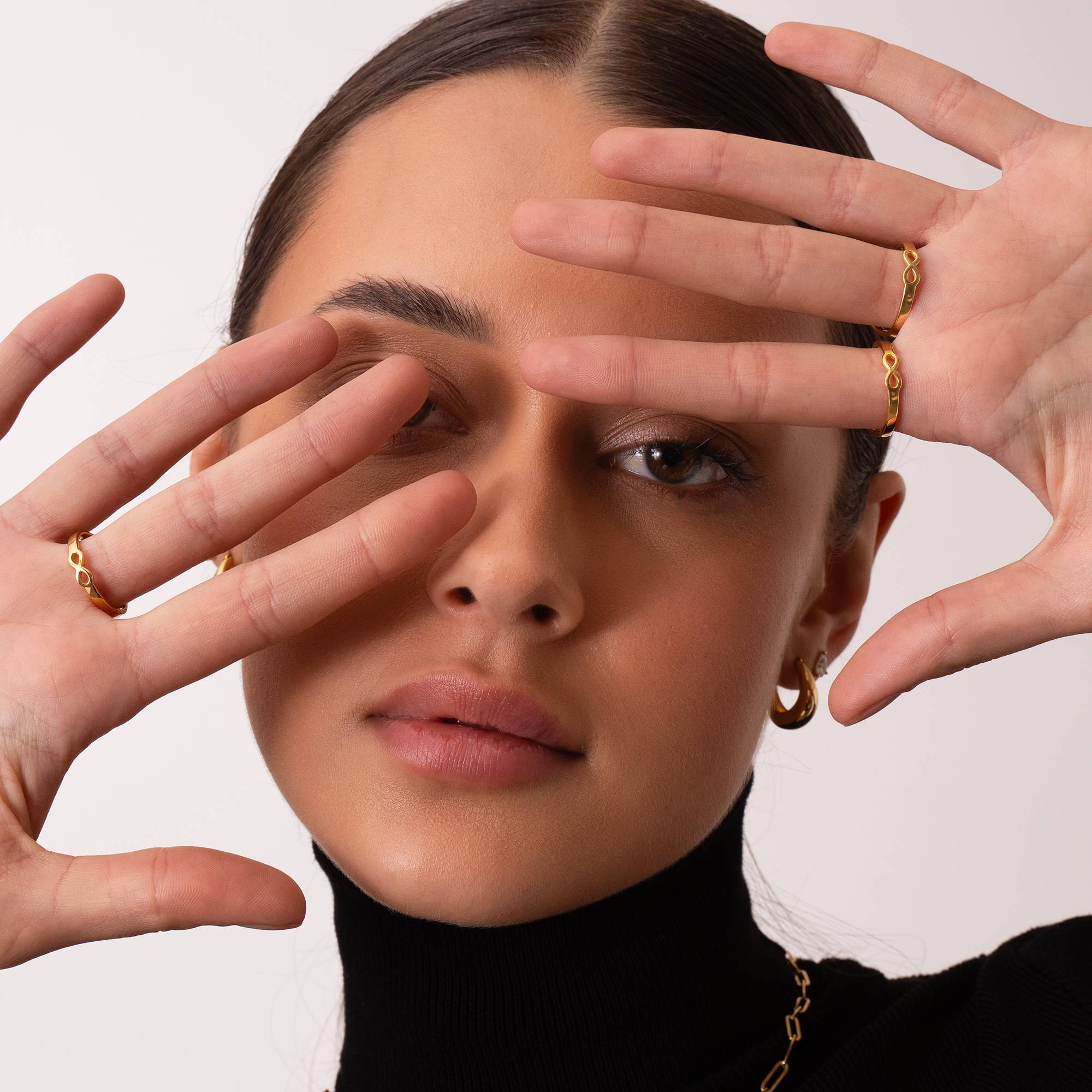 Unendlichkeitsring mit drei Initialen - vergoldetes Sterlingsilber-5 Produktfoto