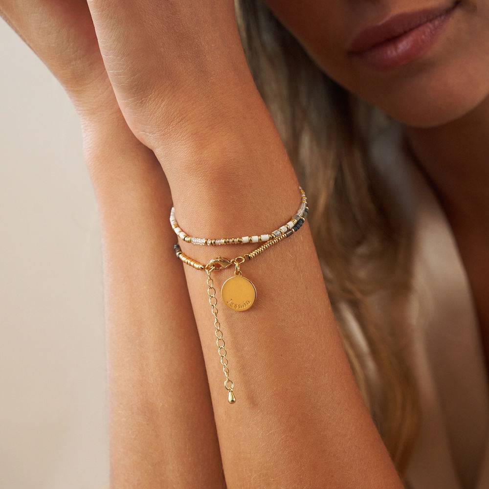 Cocoa Perlenarmband / Fußkettchen mit graviertem Anhänger - vergoldetes Sterlingsilber-1 Cocoa Perlenarmband / Fußkettchen mit graviertem Anhänger - vergoldetes Sterlingsilber-1 Produktfoto