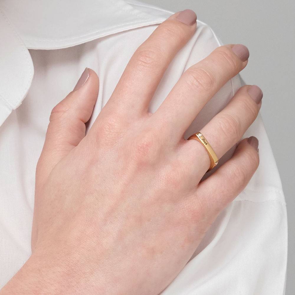 Iris quadratischer Ring mit Namen und Diamanten - vergoldetes Sterlingsilber-2 Produktfoto