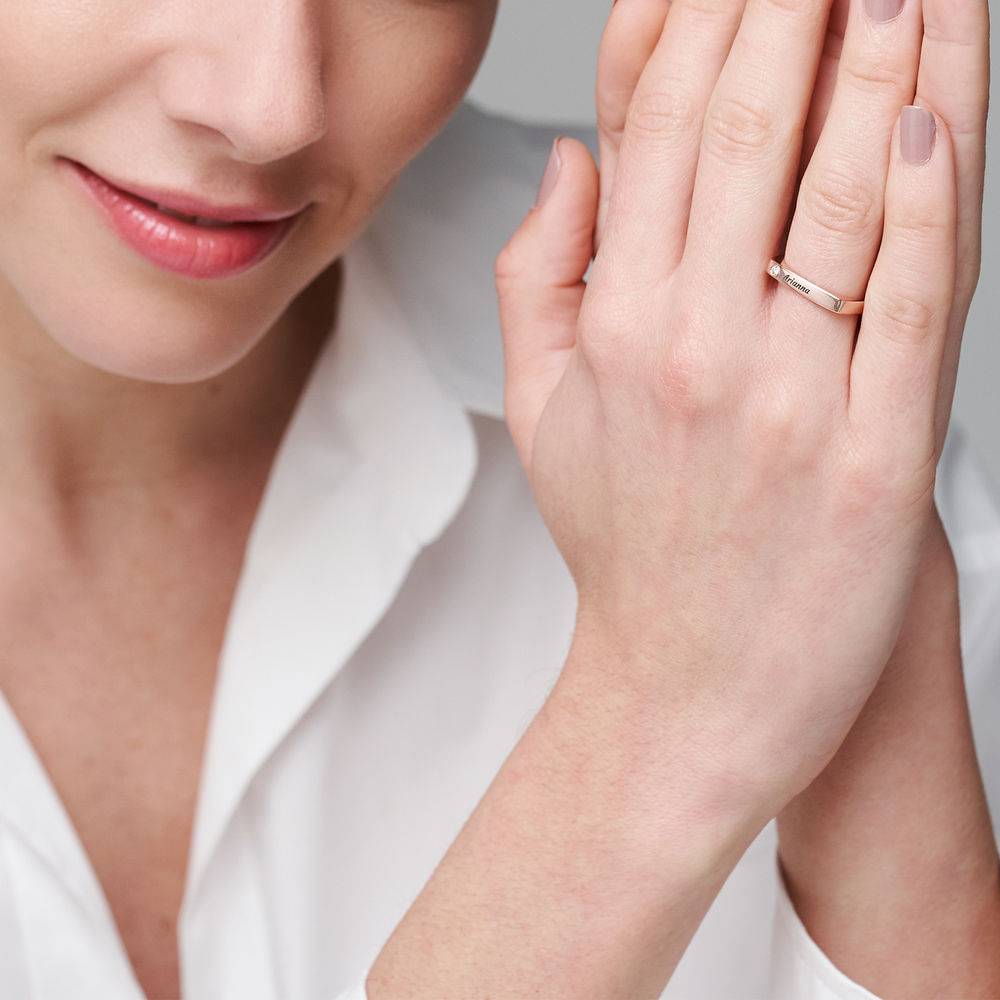 Iris quadratischer Ring mit Namen und Diamanten - rosévergoldetes Sterlingsilber-1 Produktfoto