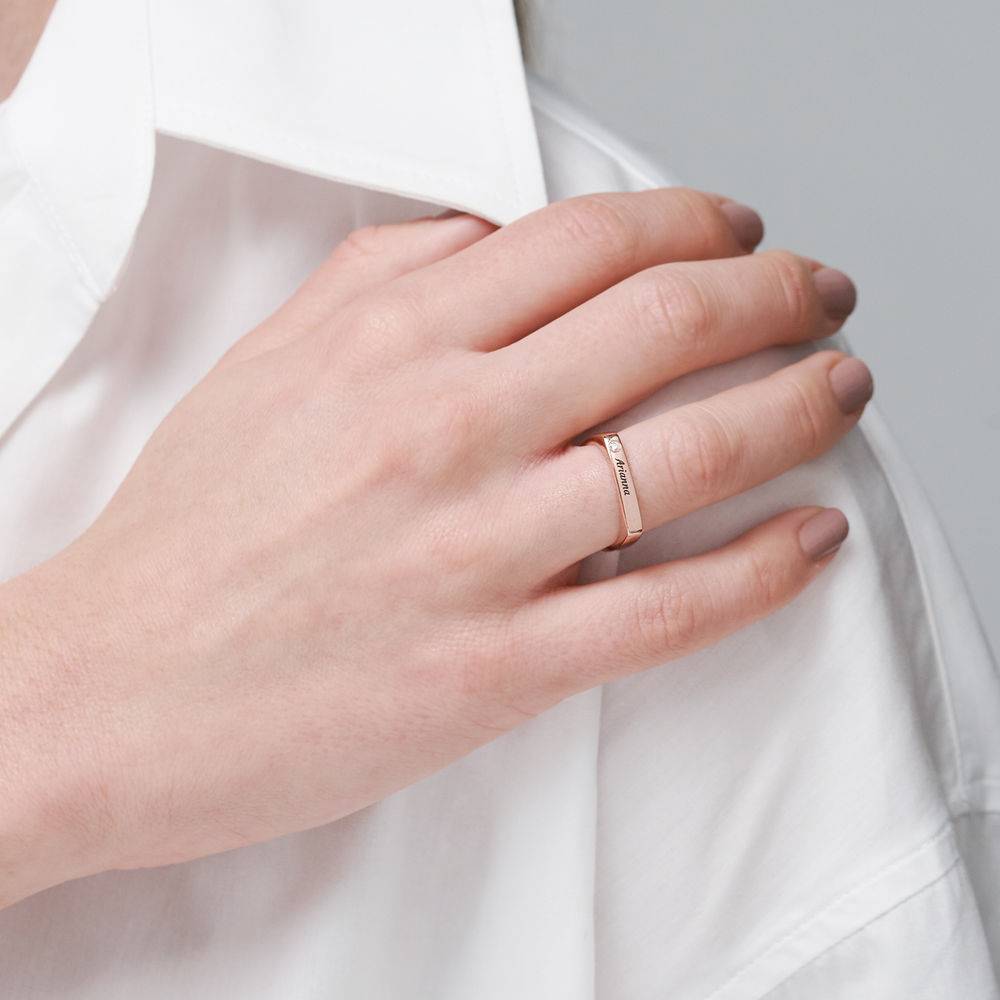 Iris quadratischer Ring mit Namen und Diamanten - rosévergoldetes Sterlingsilber-2 Produktfoto