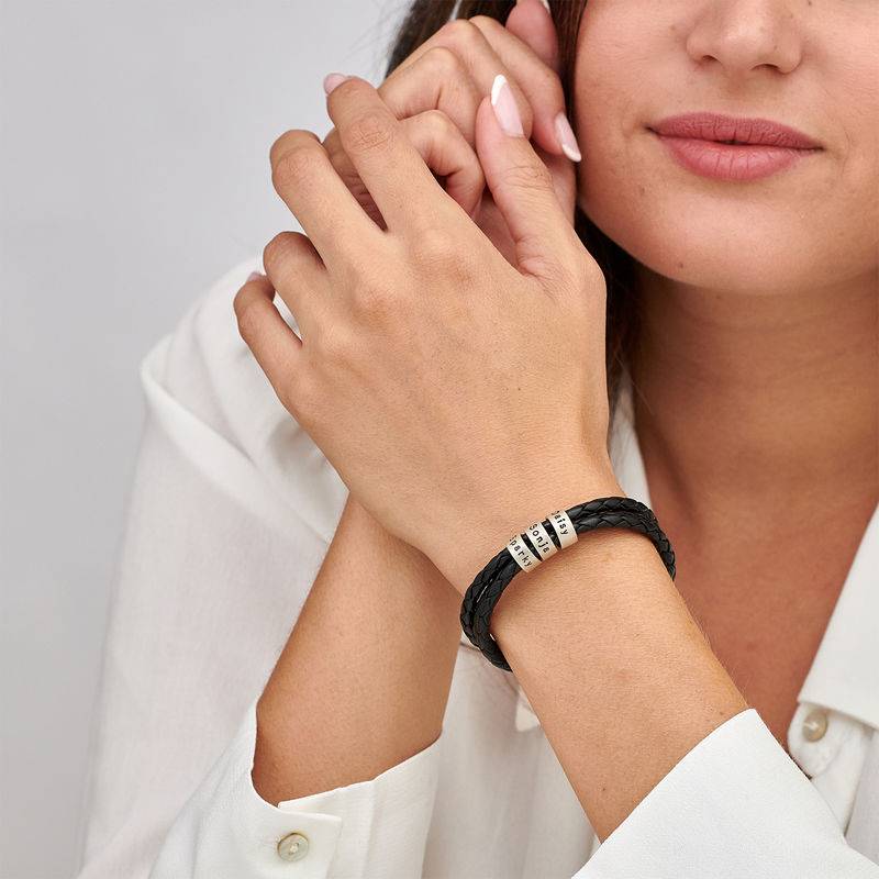 Schwarzes geflochtenes Lederarmband mit gravierten silbernen Beads für Frauen-2 Schwarzes geflochtenes Lederarmband mit gravierten silbernen Beads für Frauen-2 Produktfoto