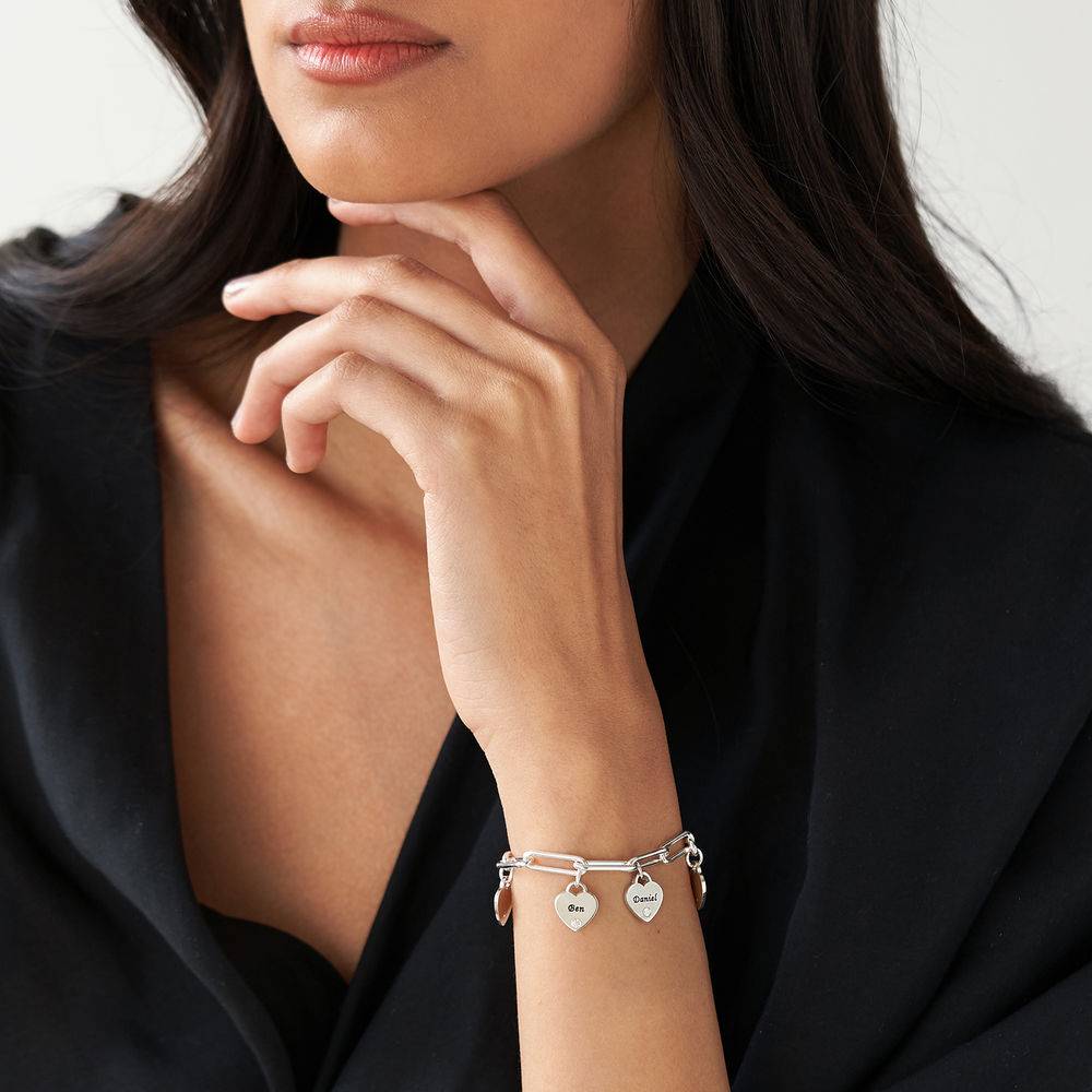 Rory Armband mit gravierten Herz-Charms und Diamanten - Silber-3 Rory Armband mit gravierten Herz-Charms und Diamanten - Silber-3 Produktfoto